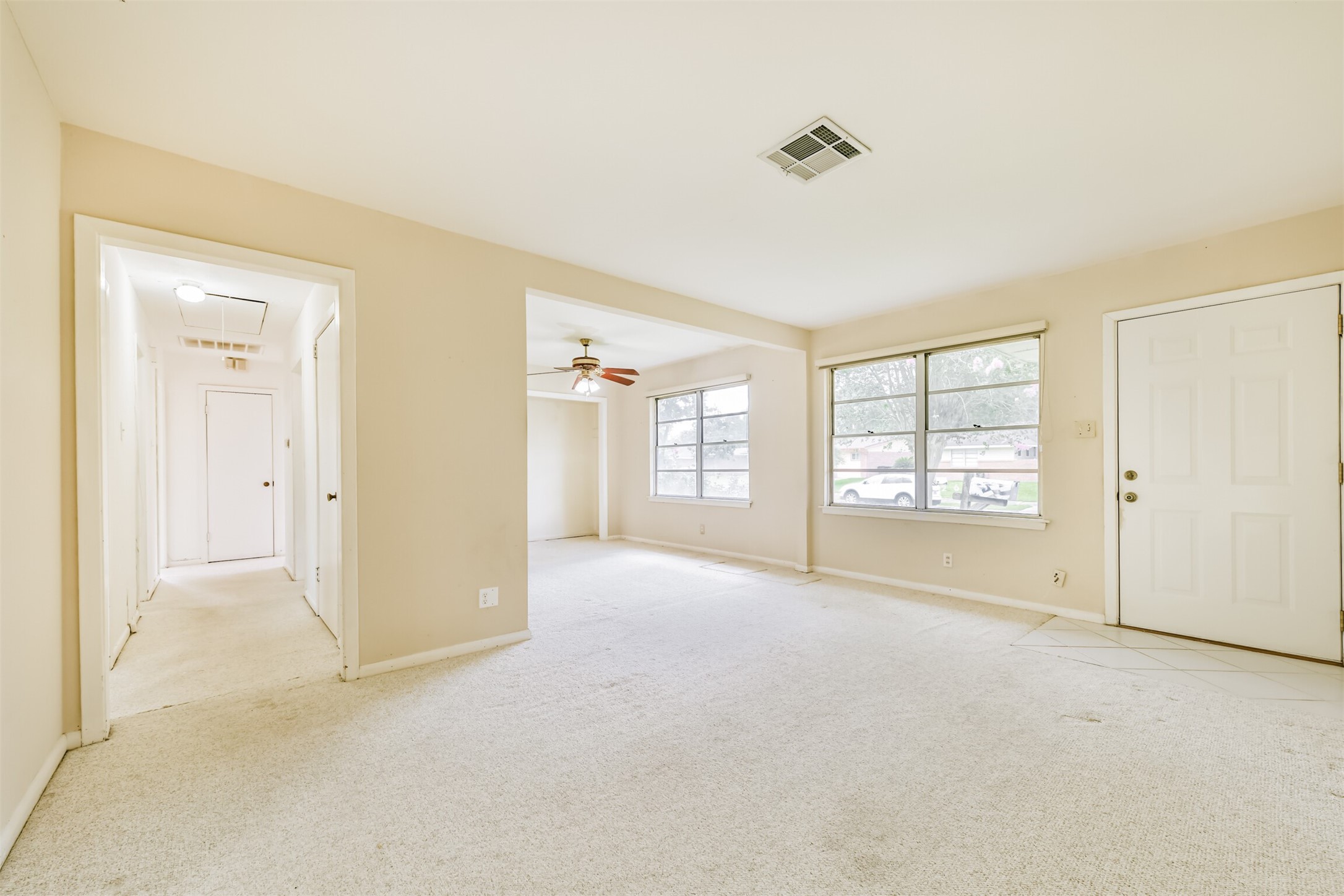 5527 Winding Creek Way Property Photo 7