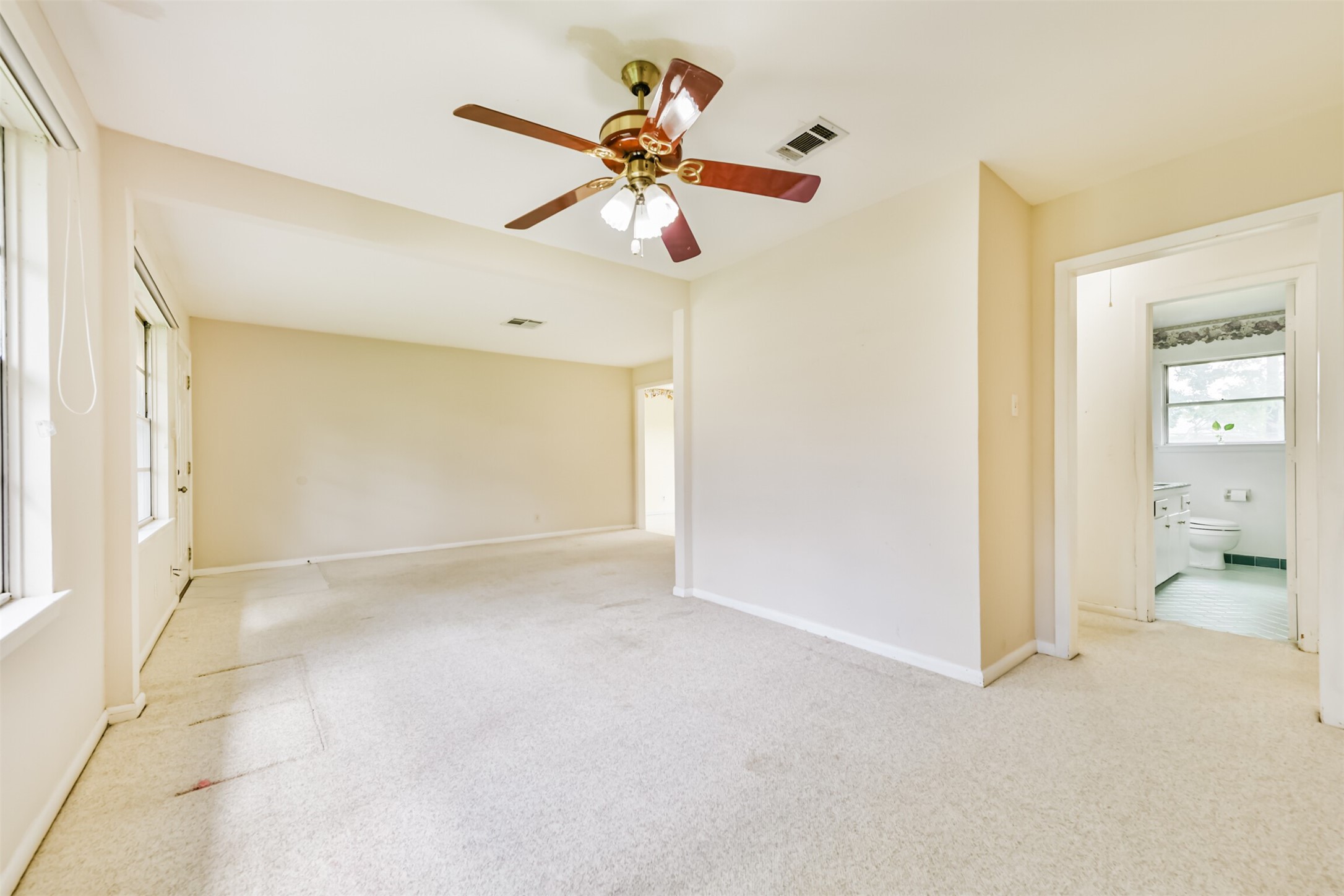 5527 Winding Creek Way Property Photo 8
