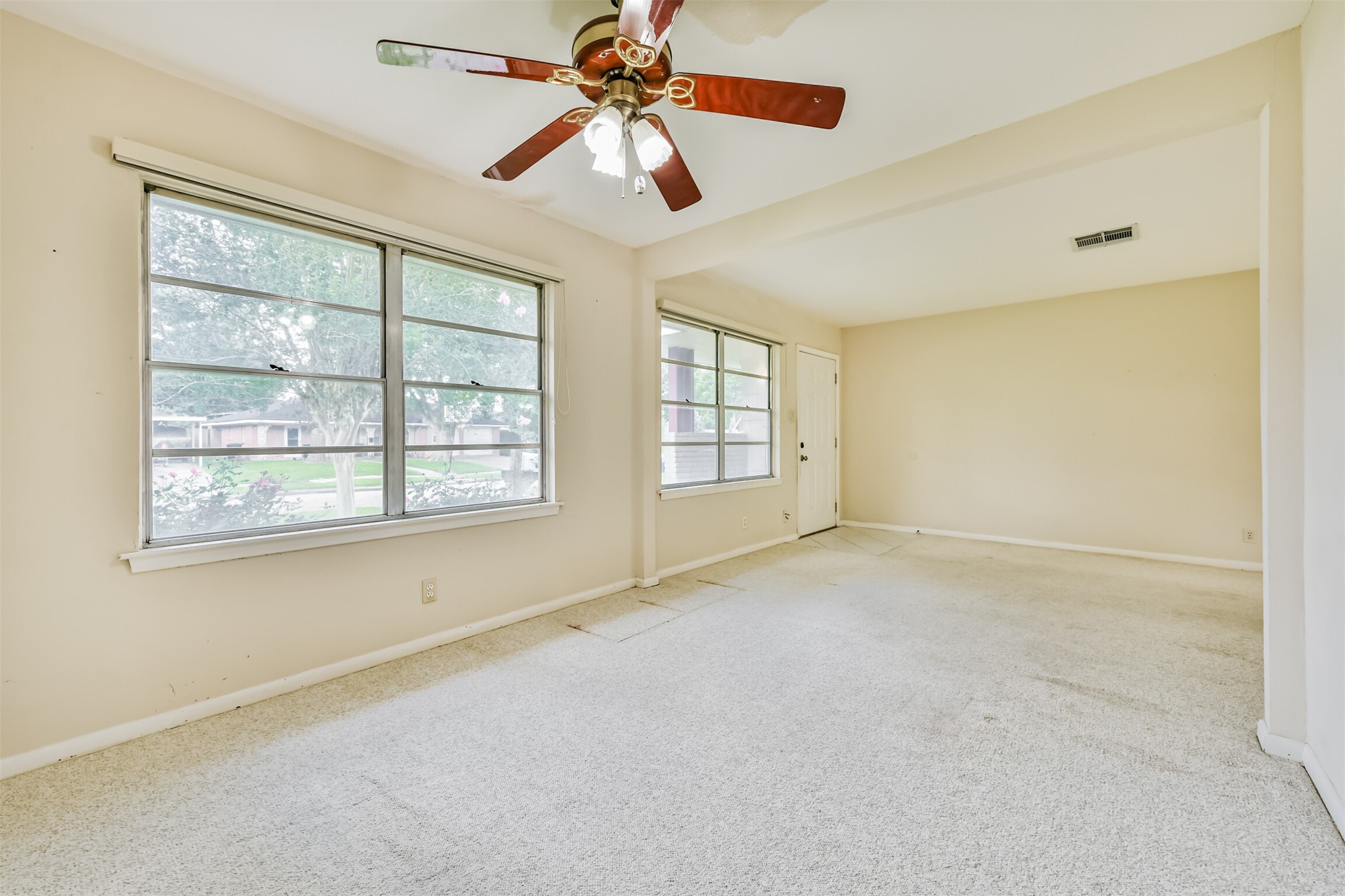 5527 Winding Creek Way Property Photo 9