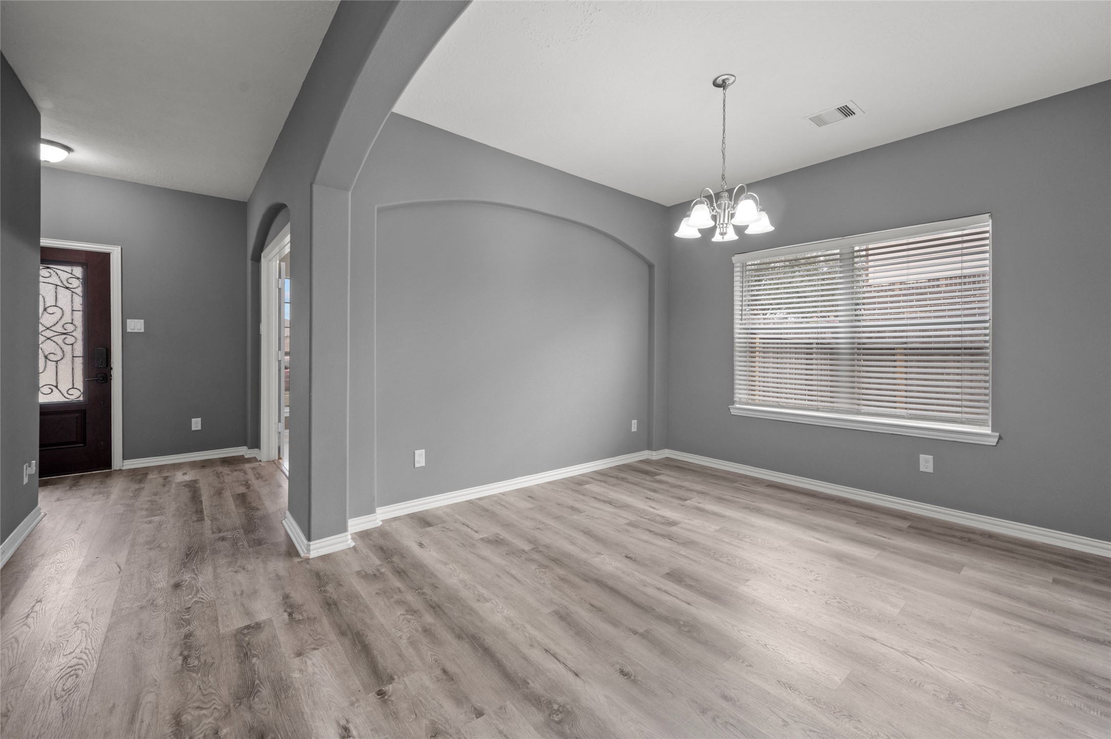 1505 Meadow Wood Drive Property Photo 7
