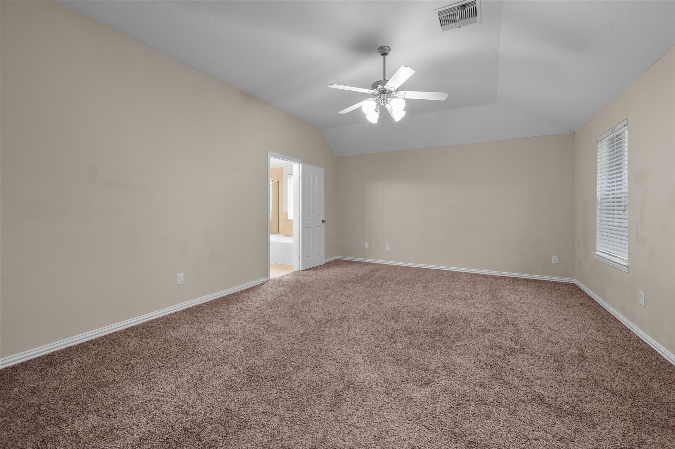 1505 Meadow Wood Drive Property Photo 14