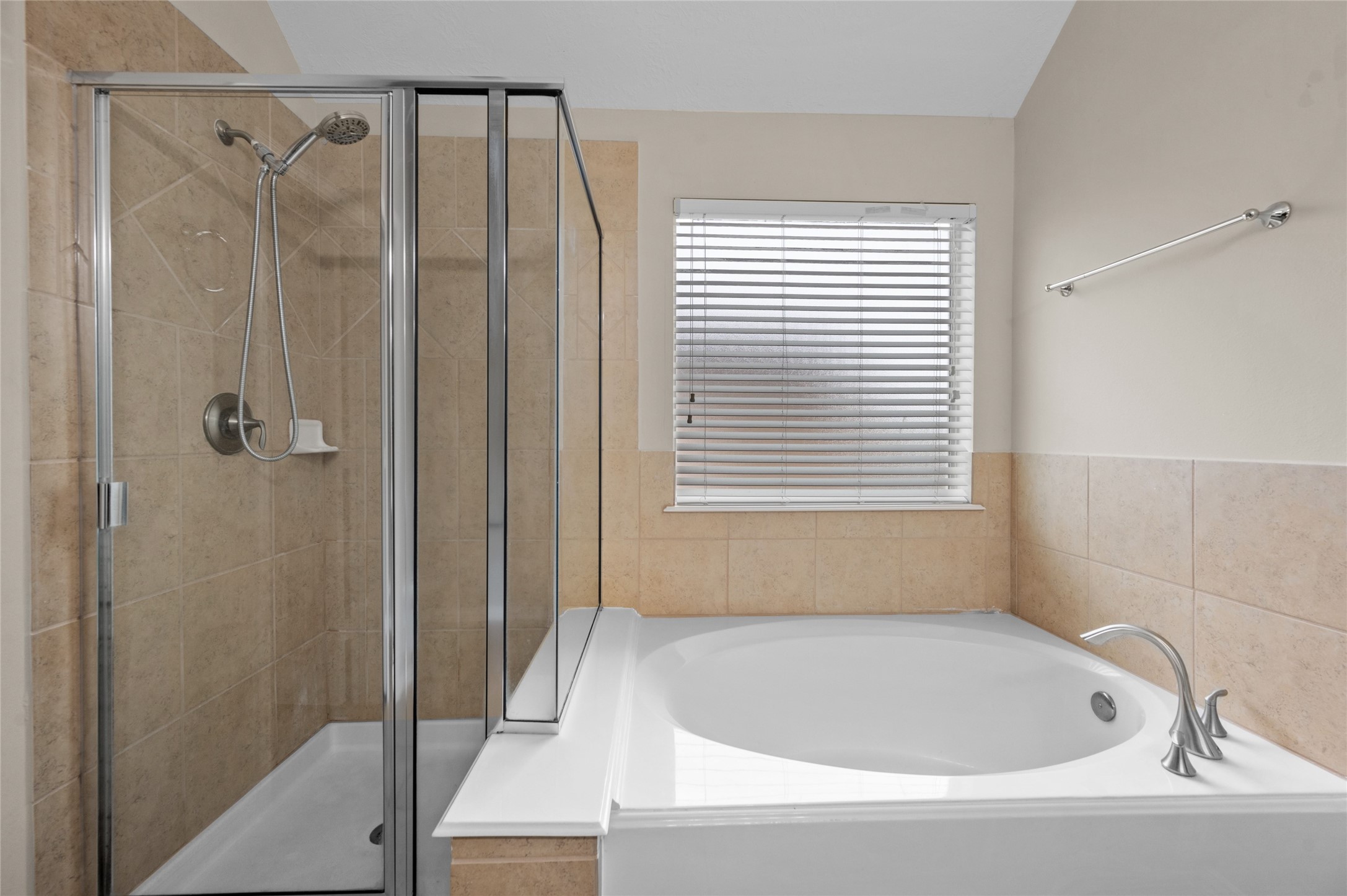 1505 Meadow Wood Drive Property Photo 16