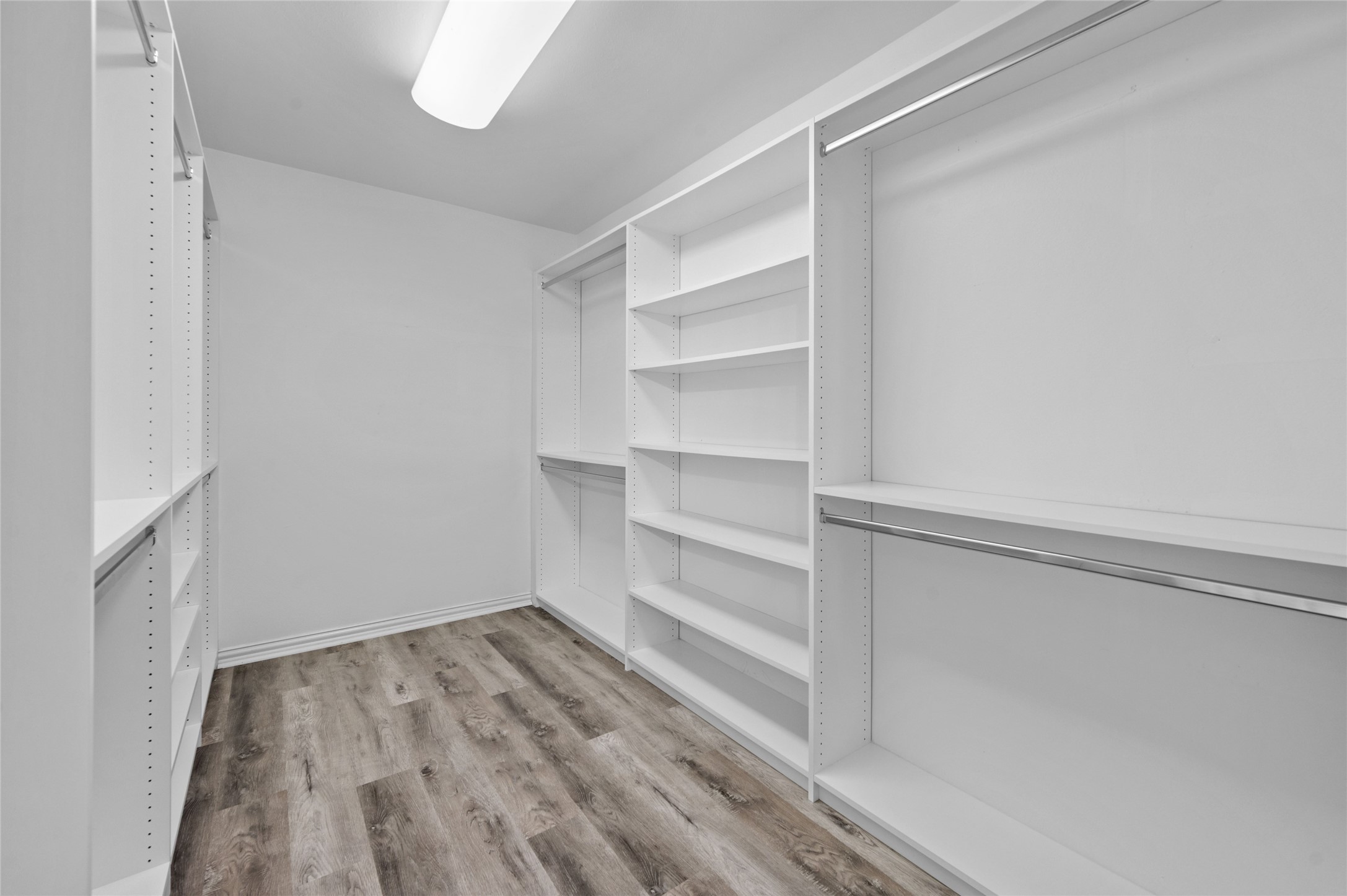1505 Meadow Wood Drive Property Photo 17