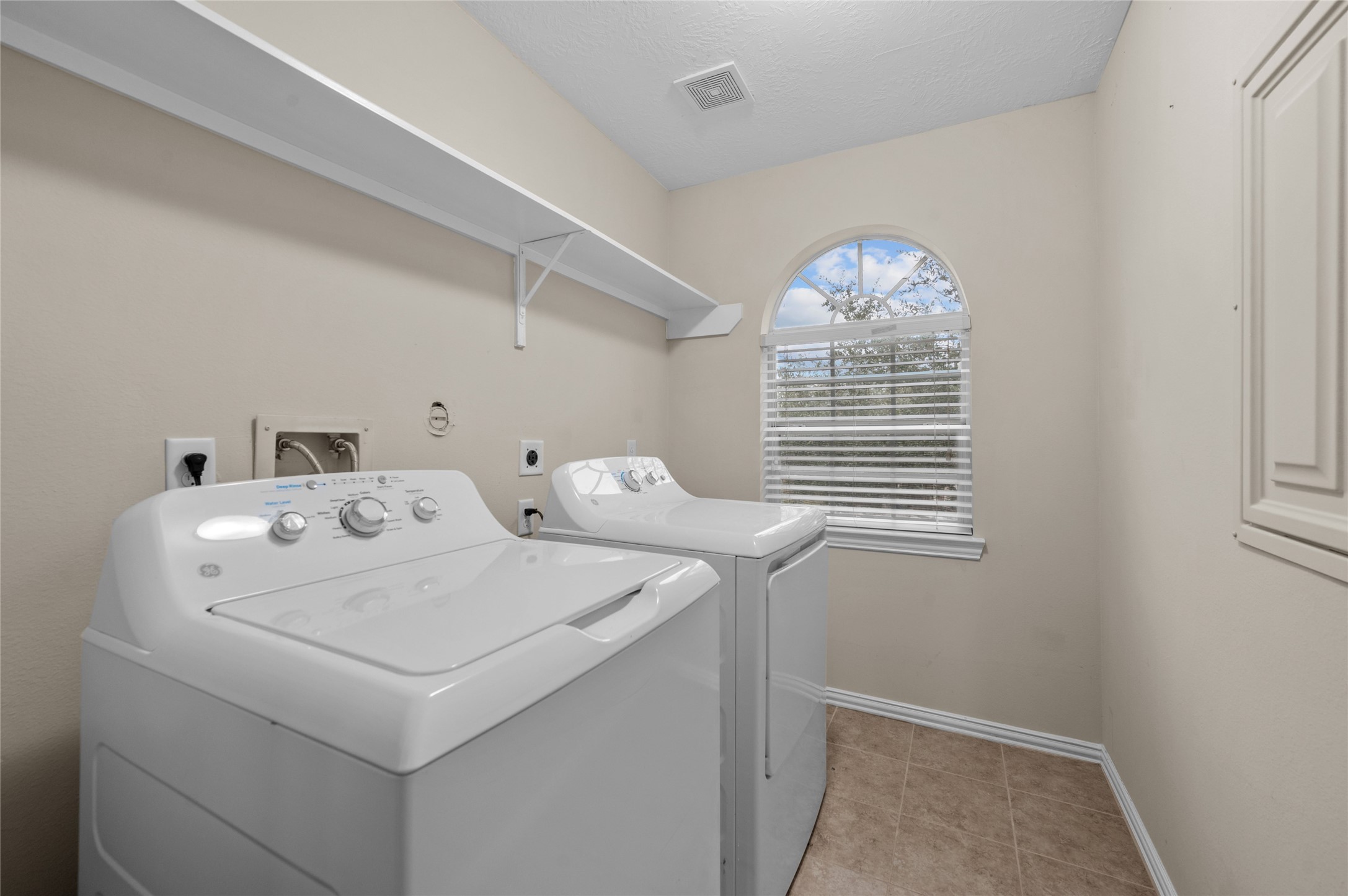 1505 Meadow Wood Drive Property Photo 22