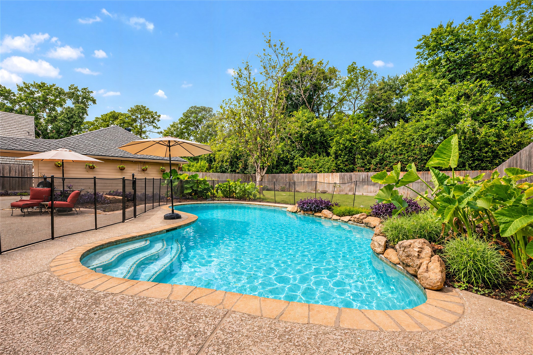 5114 Pebble Springs Drive Property Photo 4