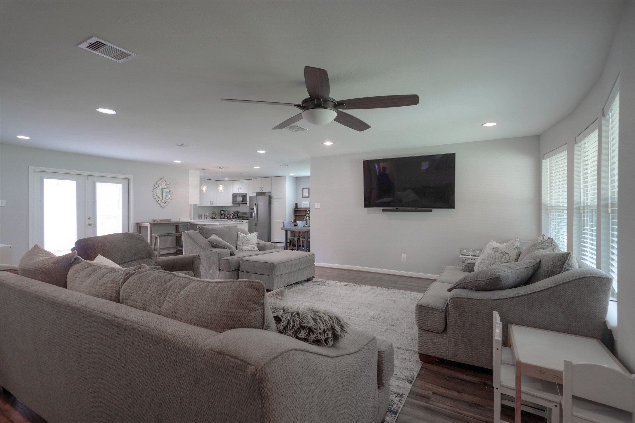 1355 Lehman Street Property Photo 6
