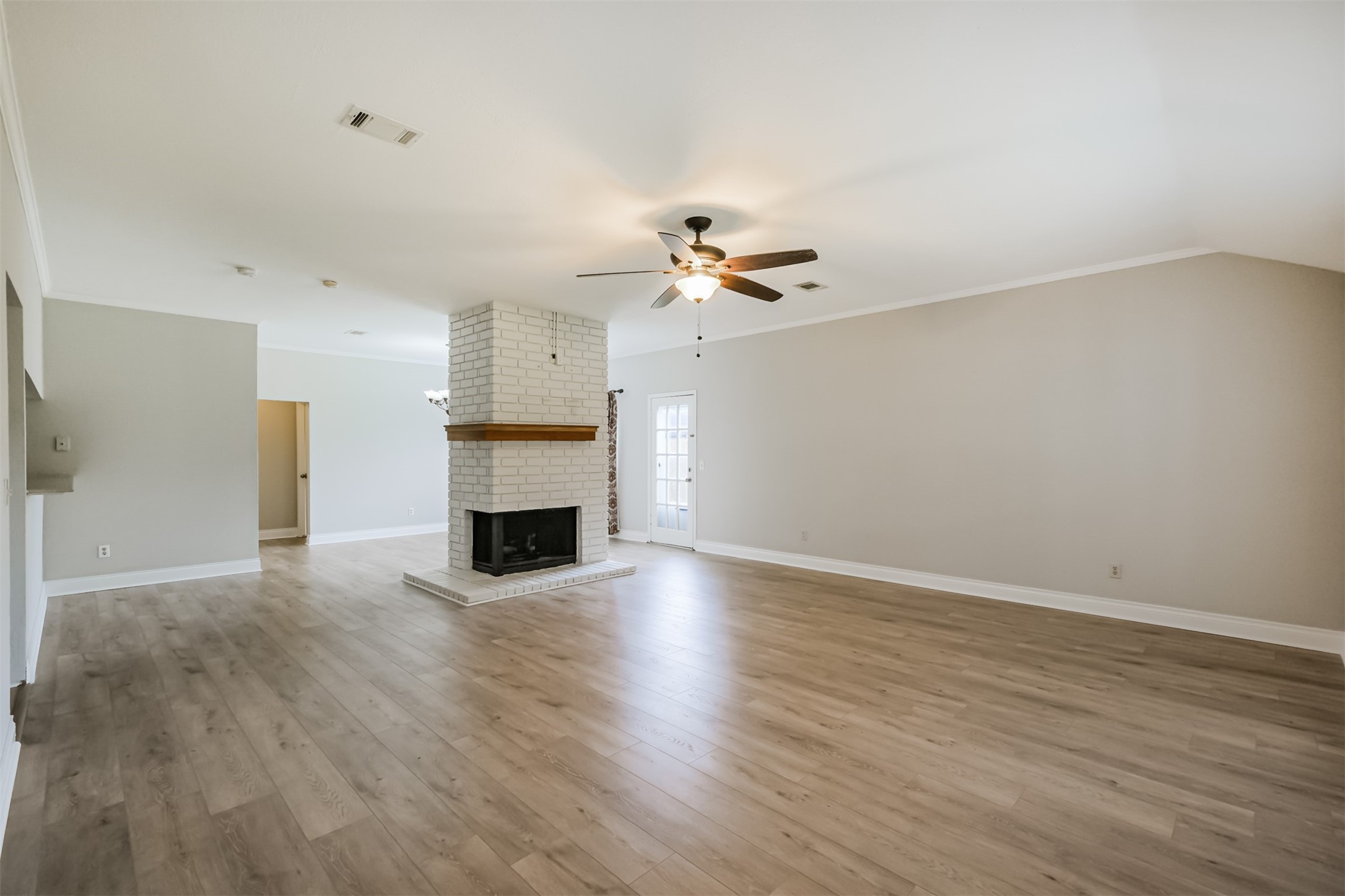 2315 Cunningham Drive Property Photo 3
