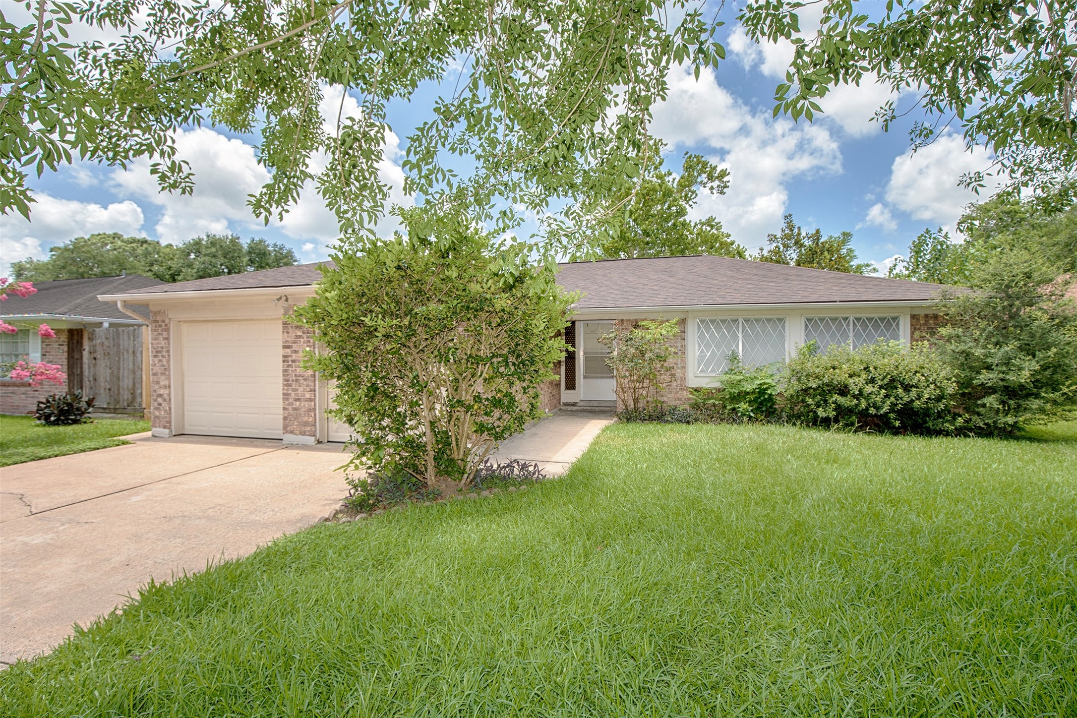 203 Fleetwood Circle Property Photo 1
