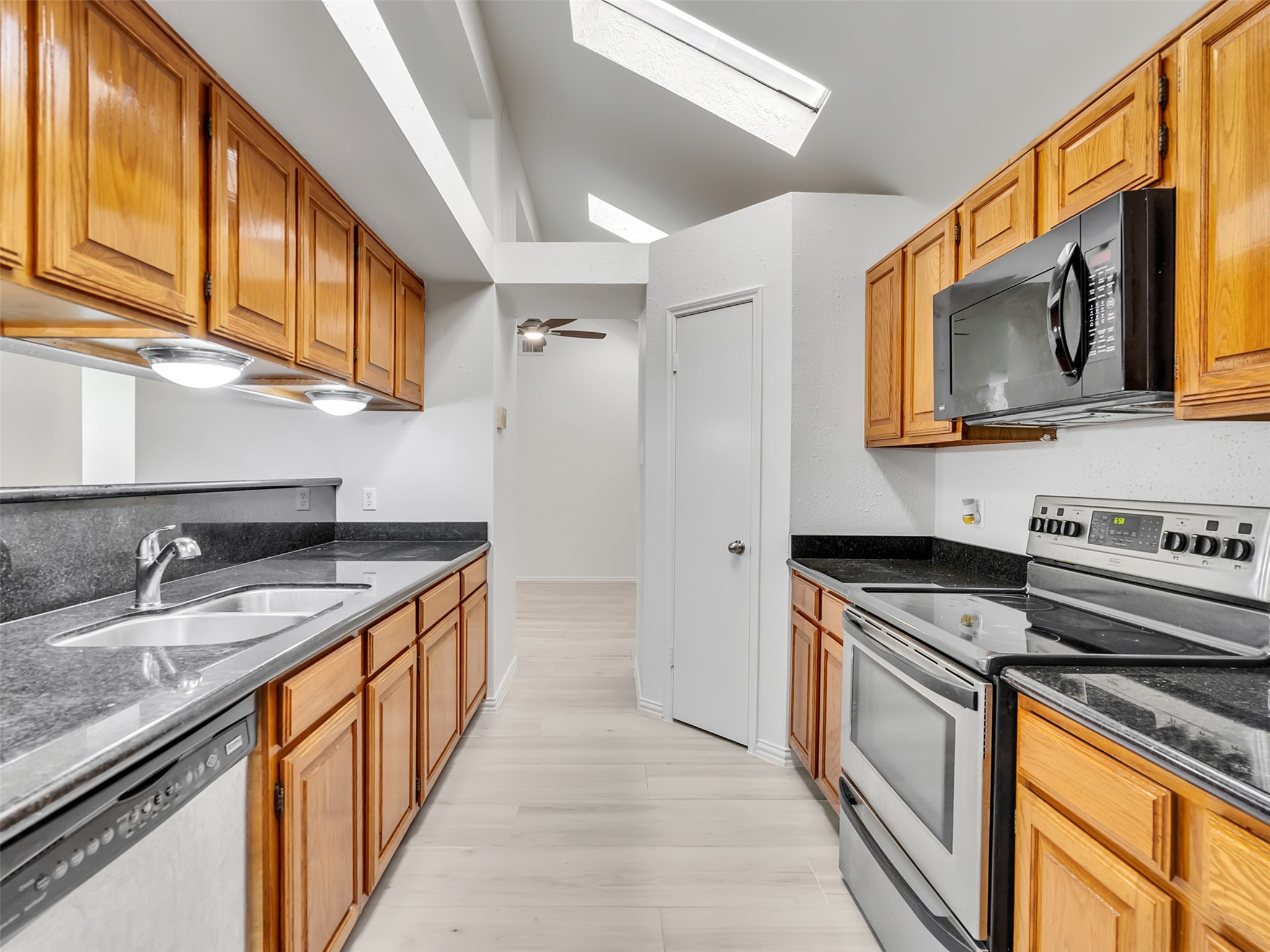 13106 Worthington Street Property Photo 17