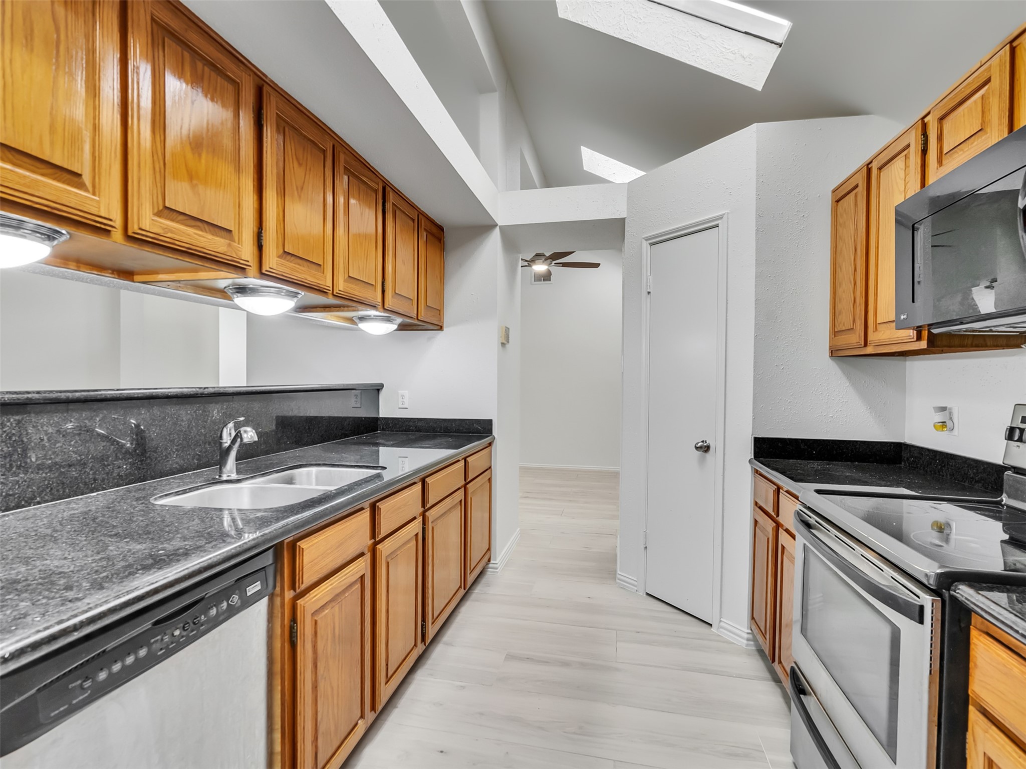 13106 Worthington Street Property Photo 18