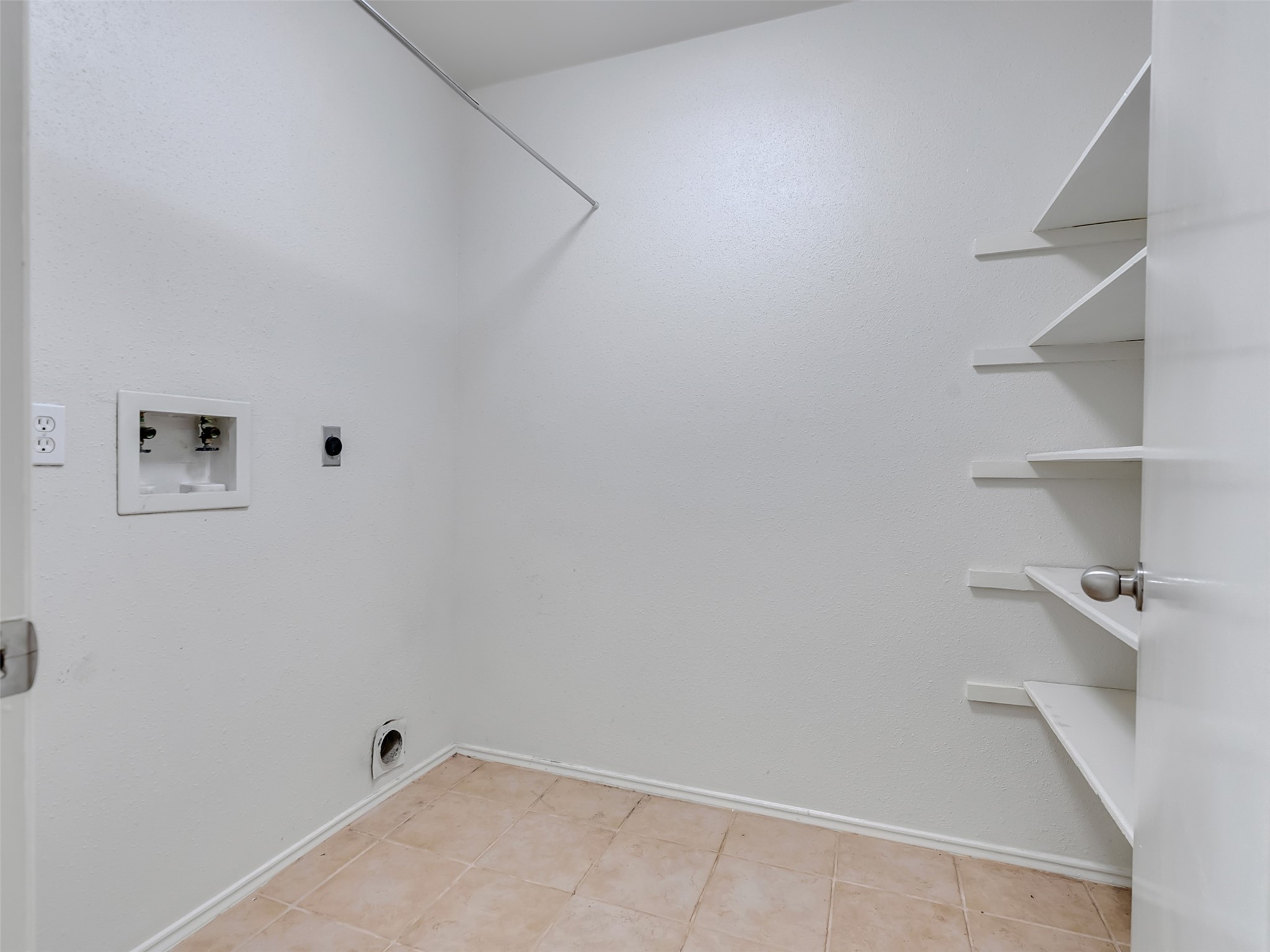 13106 Worthington Street Property Photo 34