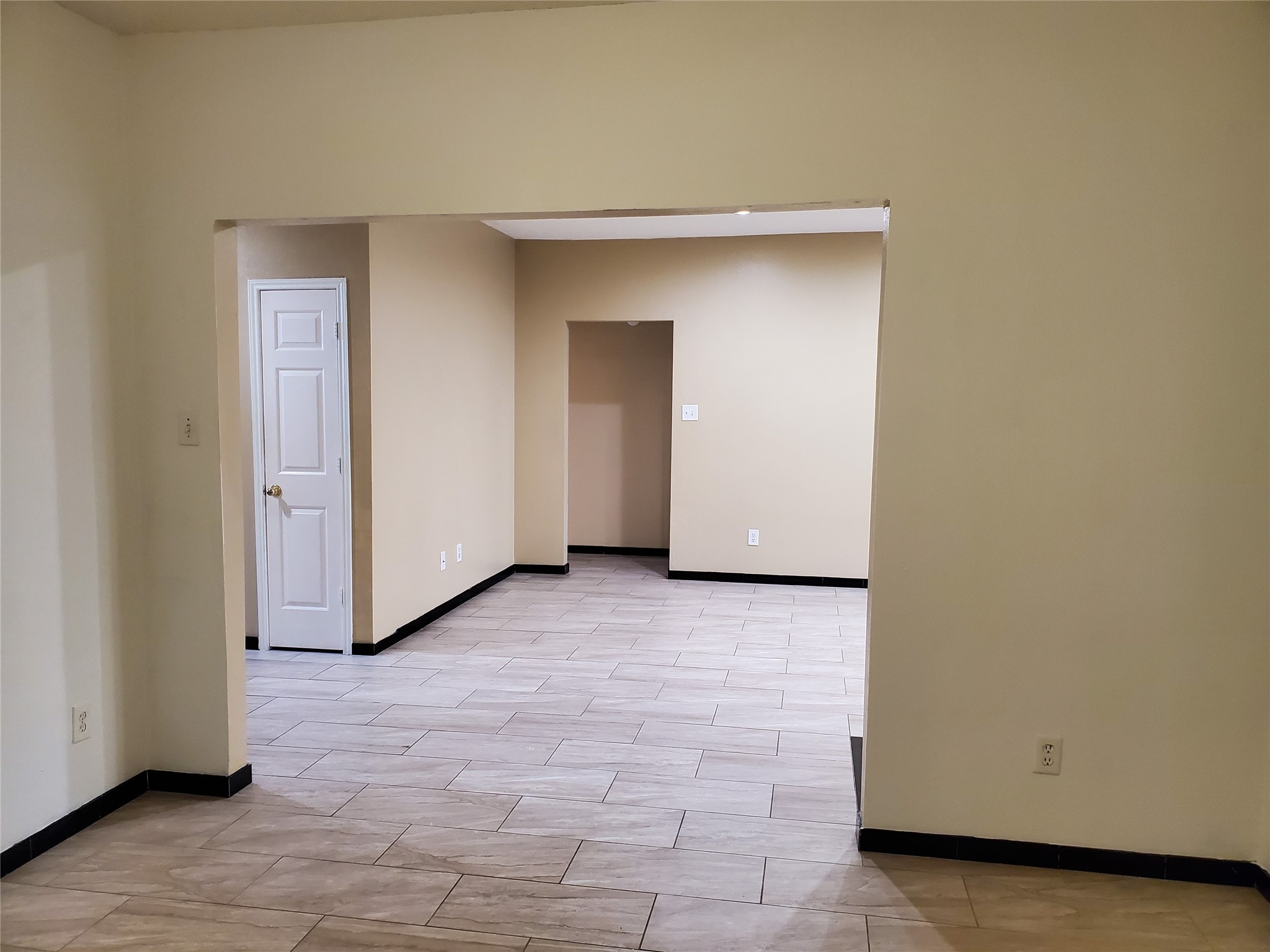 2107 Tower Bridge Road Property Photo 12