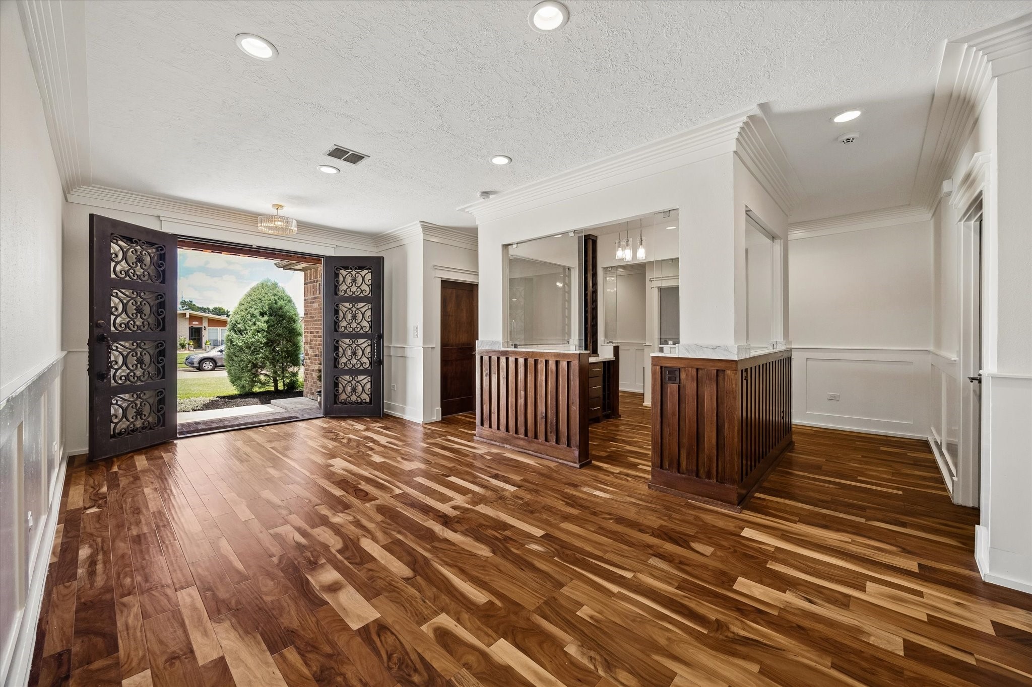 4211 Marlborough Drive Property Photo 4