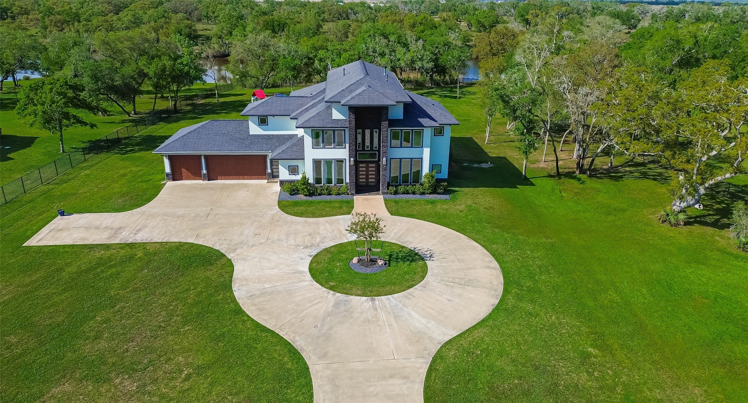 31734 Bayou Bend Property Photo 1
