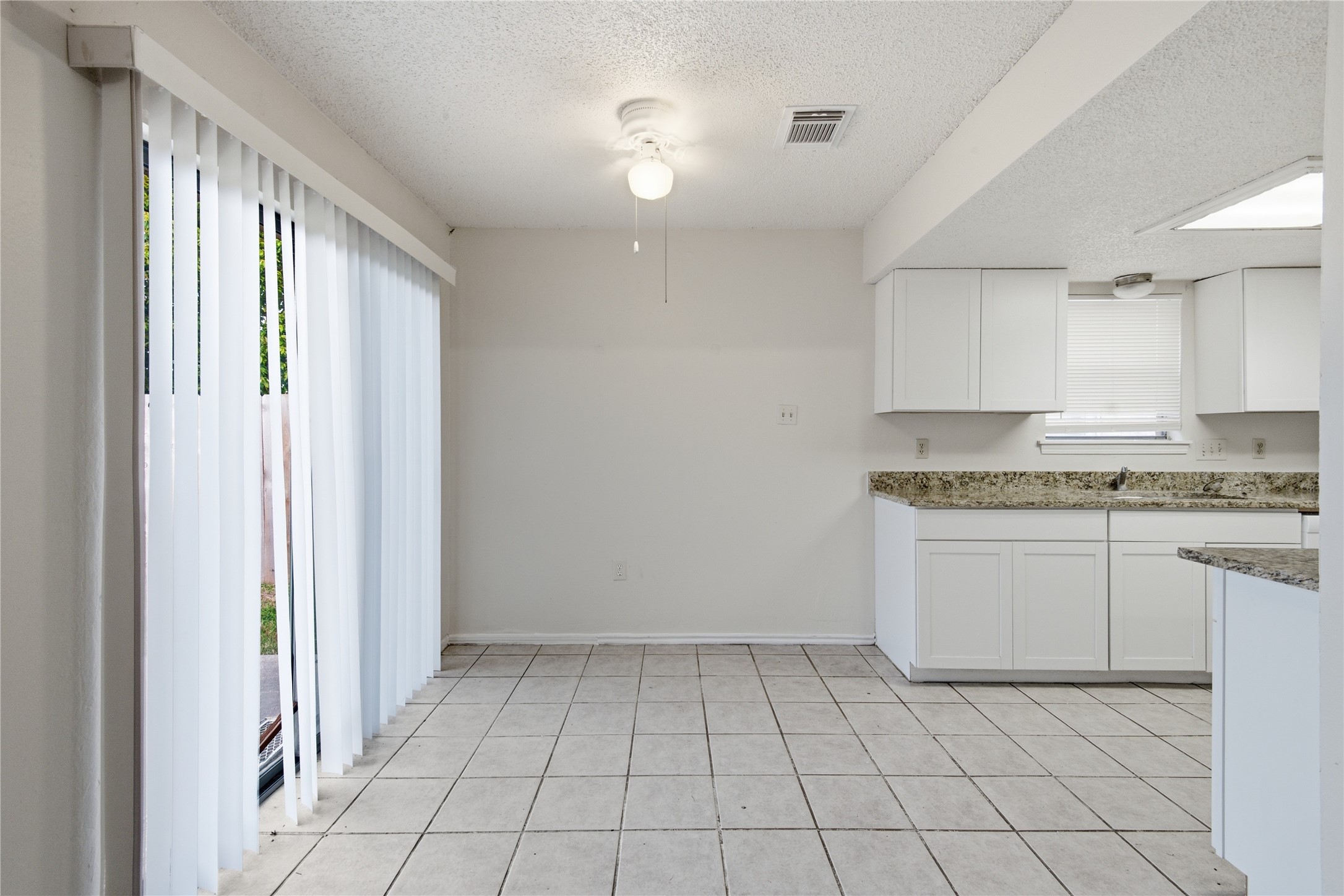 18214 Almonte Lane Property Photo 9