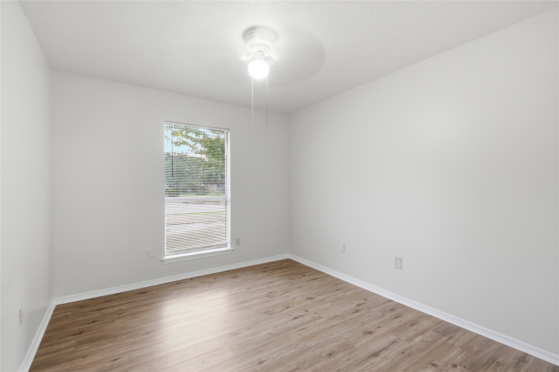 18214 Almonte Lane Property Photo 11