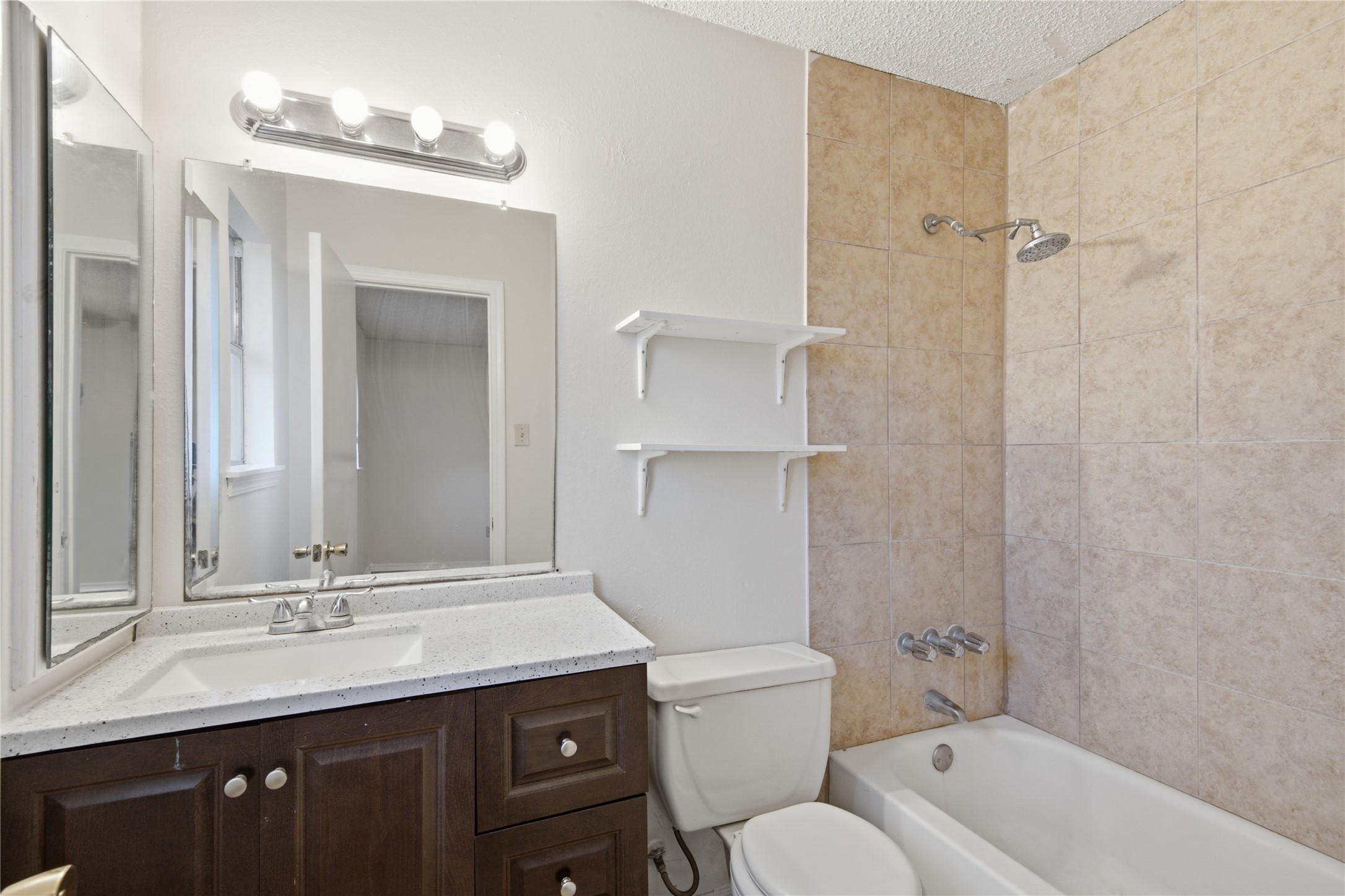 18214 Almonte Lane Property Photo 13