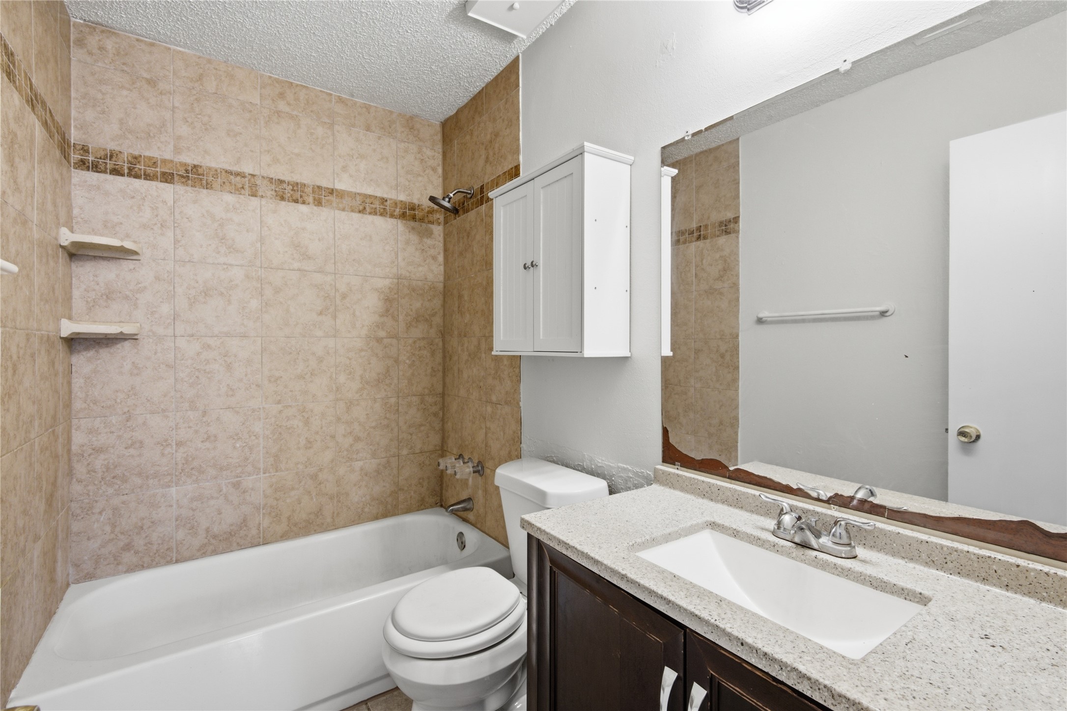 18214 Almonte Lane Property Photo 14