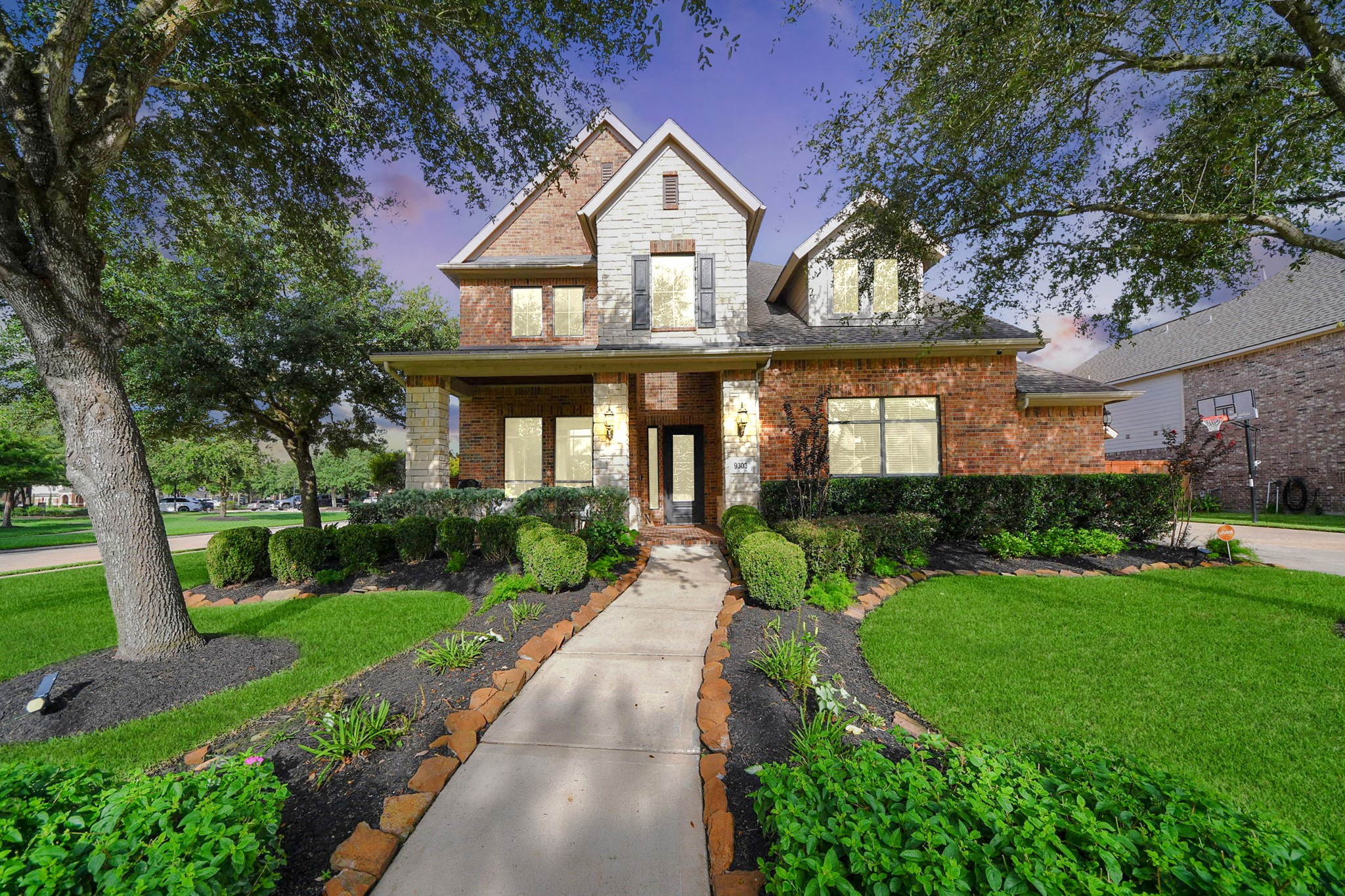 9303 Georgetown Glen Circle Property Photo 1