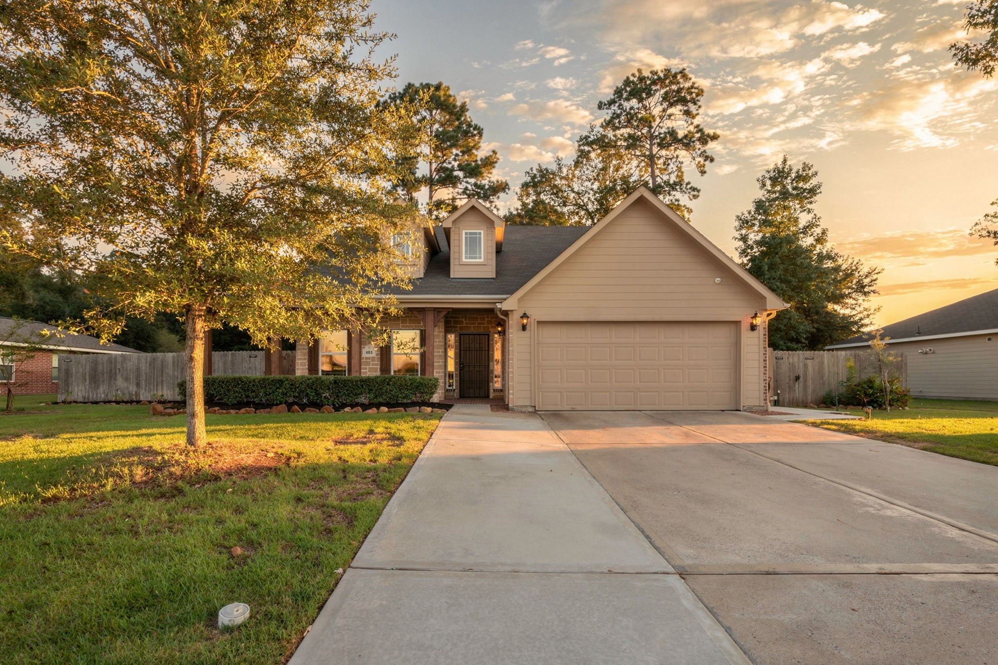 604 Foxmeadow Lane Property Photo 1