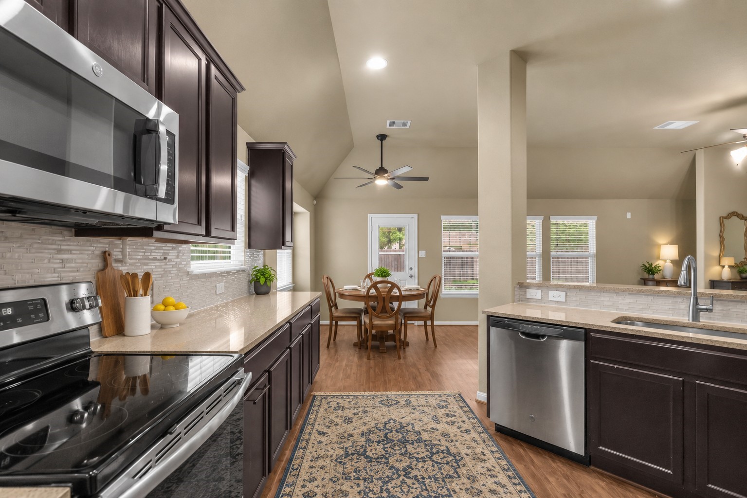 604 Foxmeadow Lane Property Photo 8