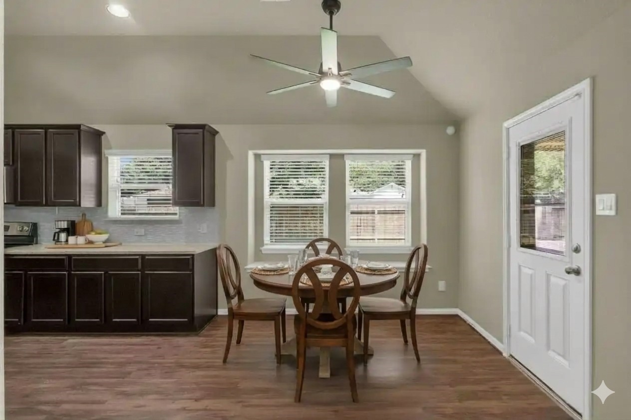 604 Foxmeadow Lane Property Photo 10