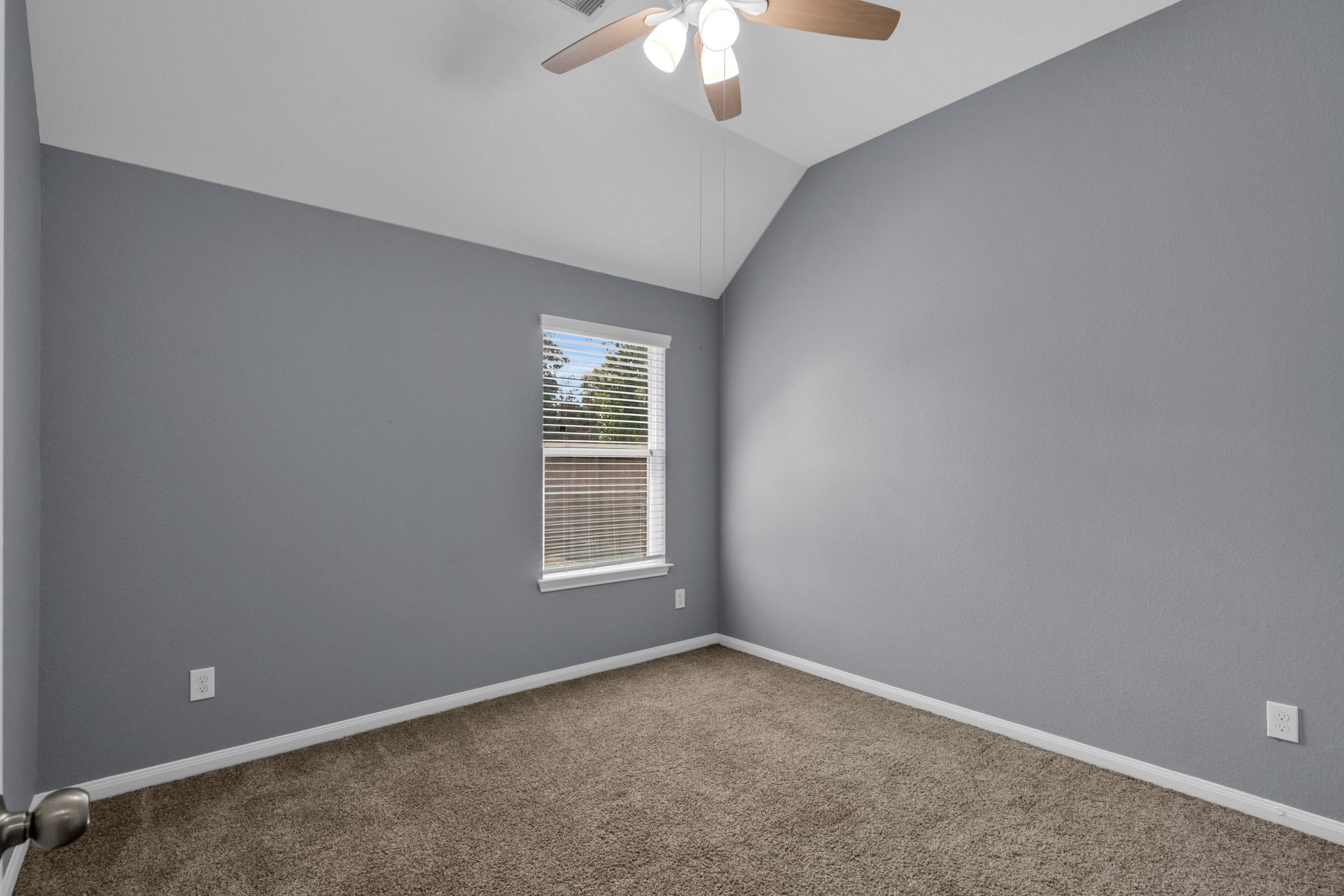 604 Foxmeadow Lane Property Photo 23