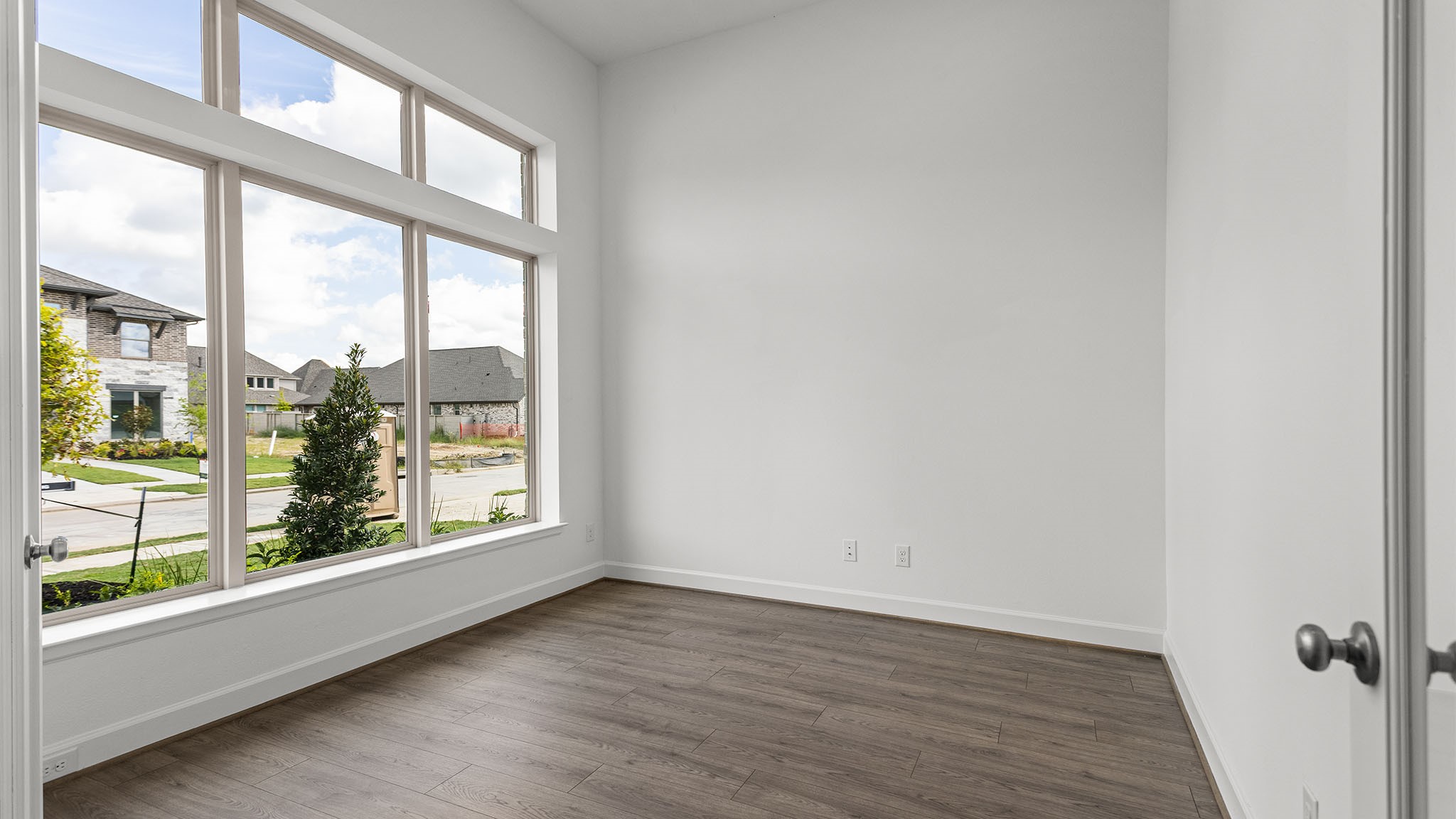 6725 Mountain Brook Way Property Photo 3