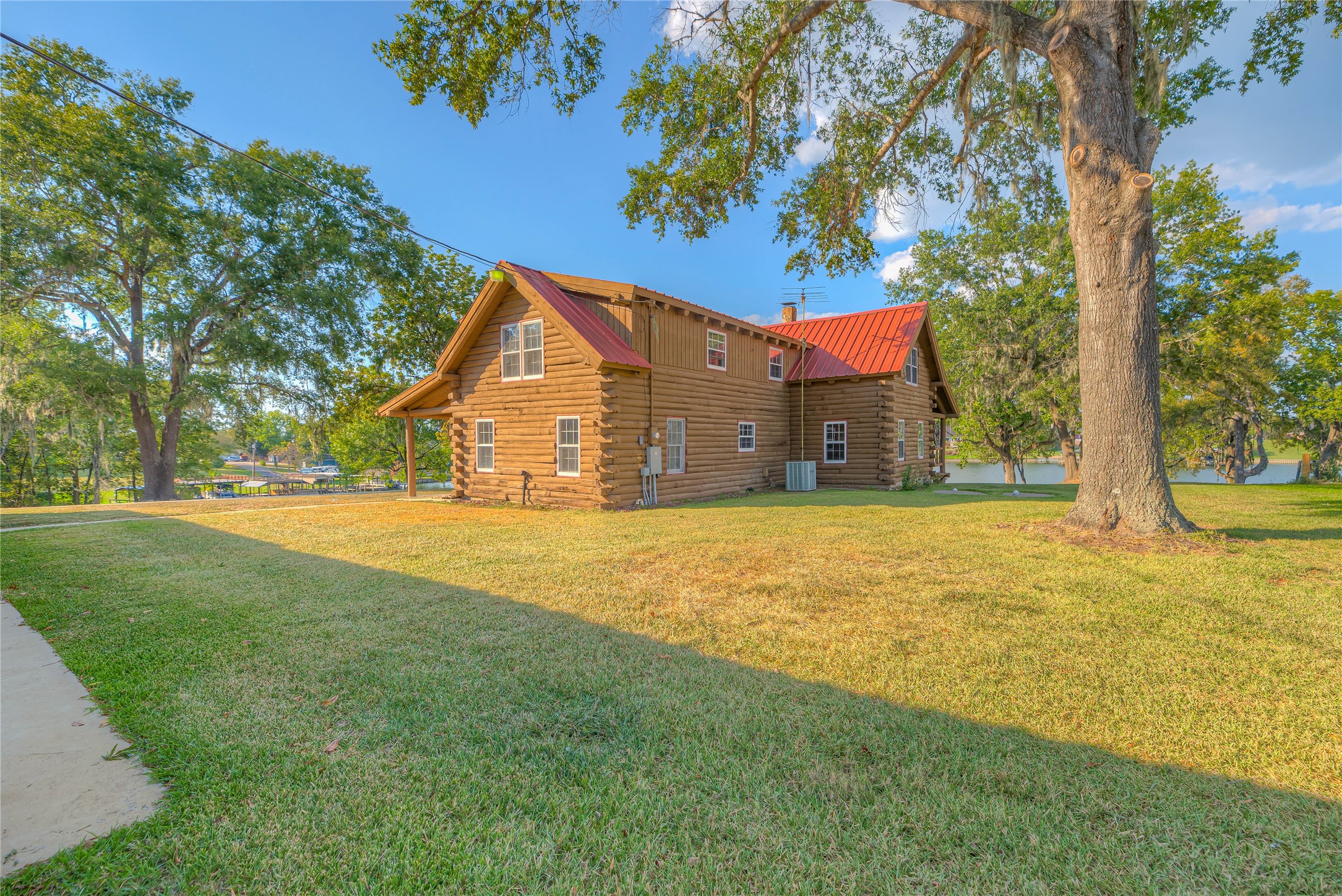 185 Country Lane Property Photo 9