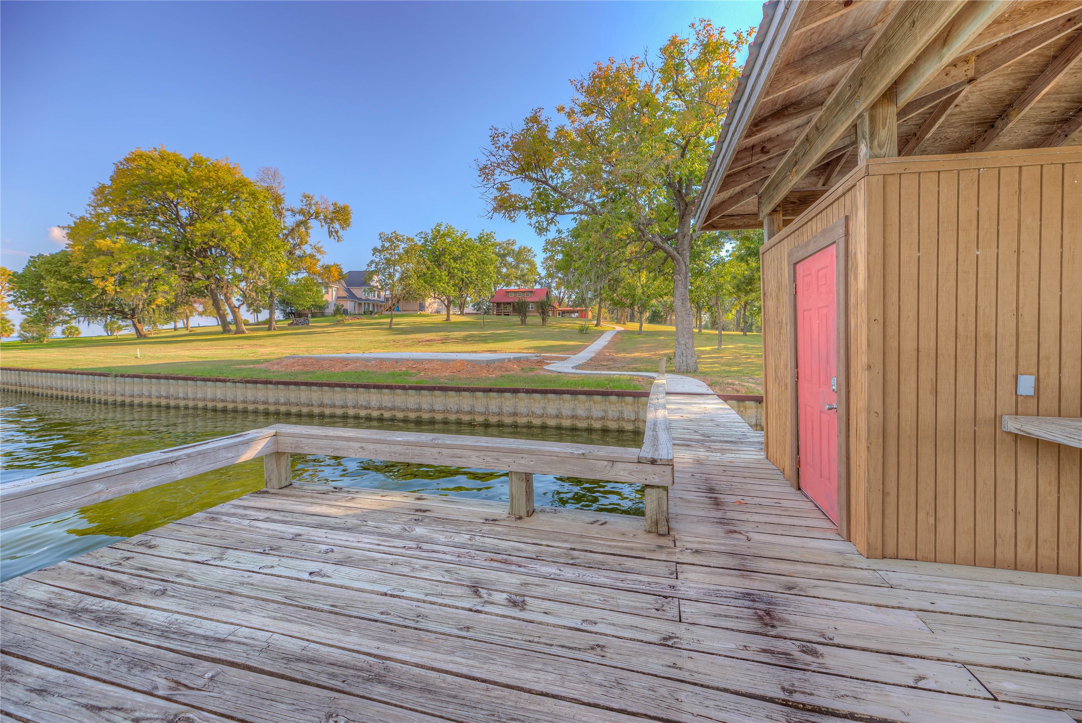 185 Country Lane Property Photo 42