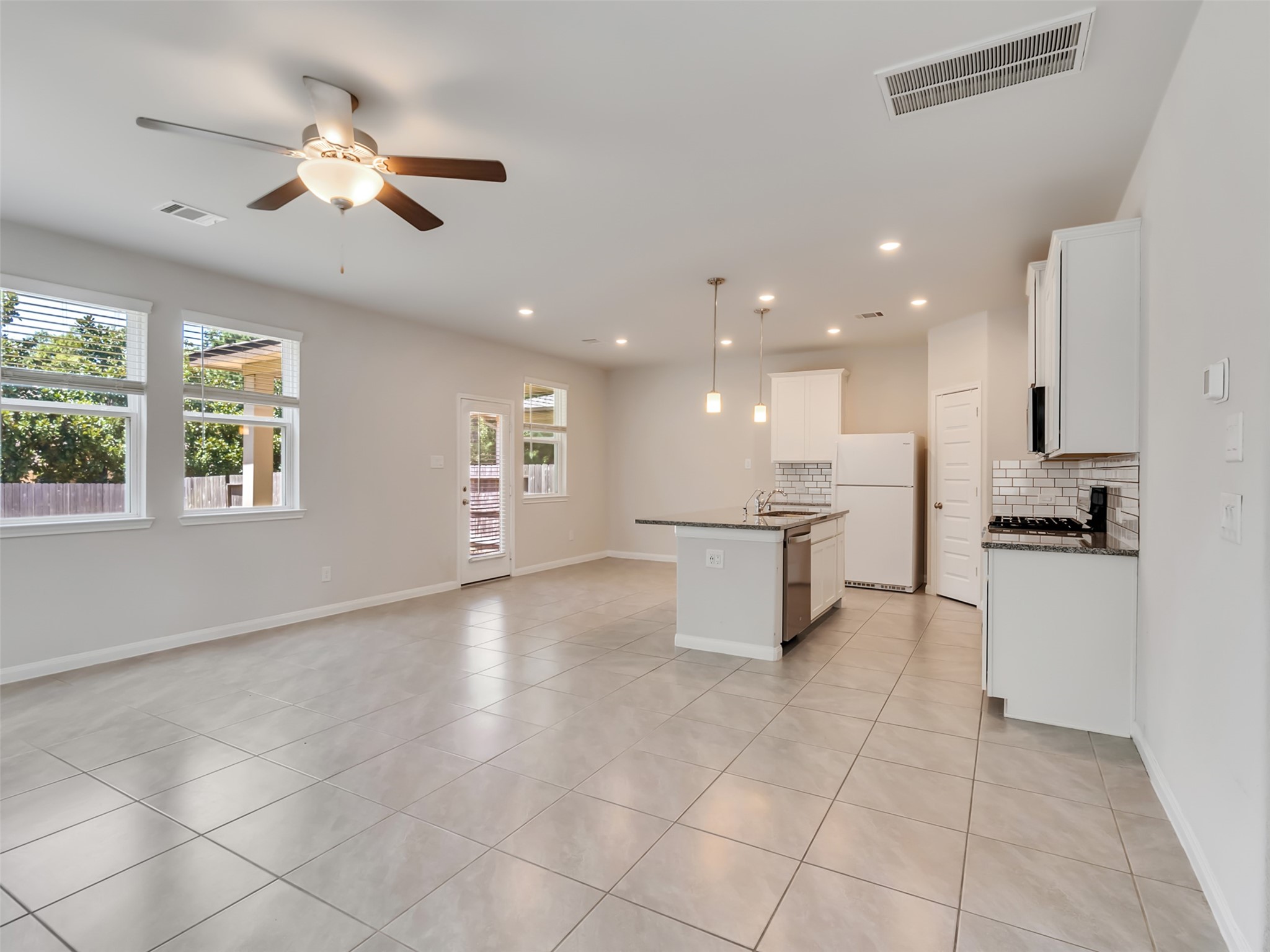7087 Silverleaf Oak Street Property Photo 5