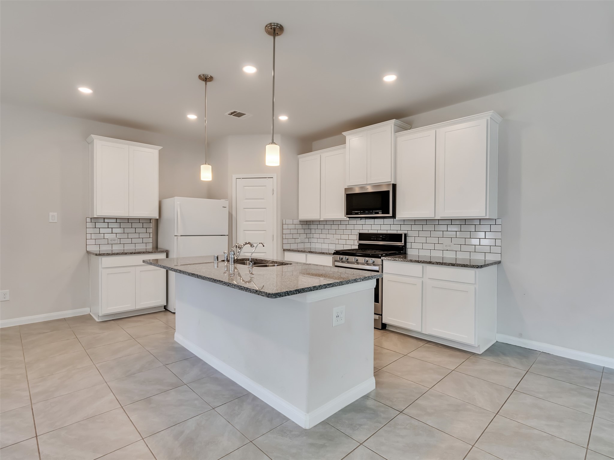 7087 Silverleaf Oak Street Property Photo 7
