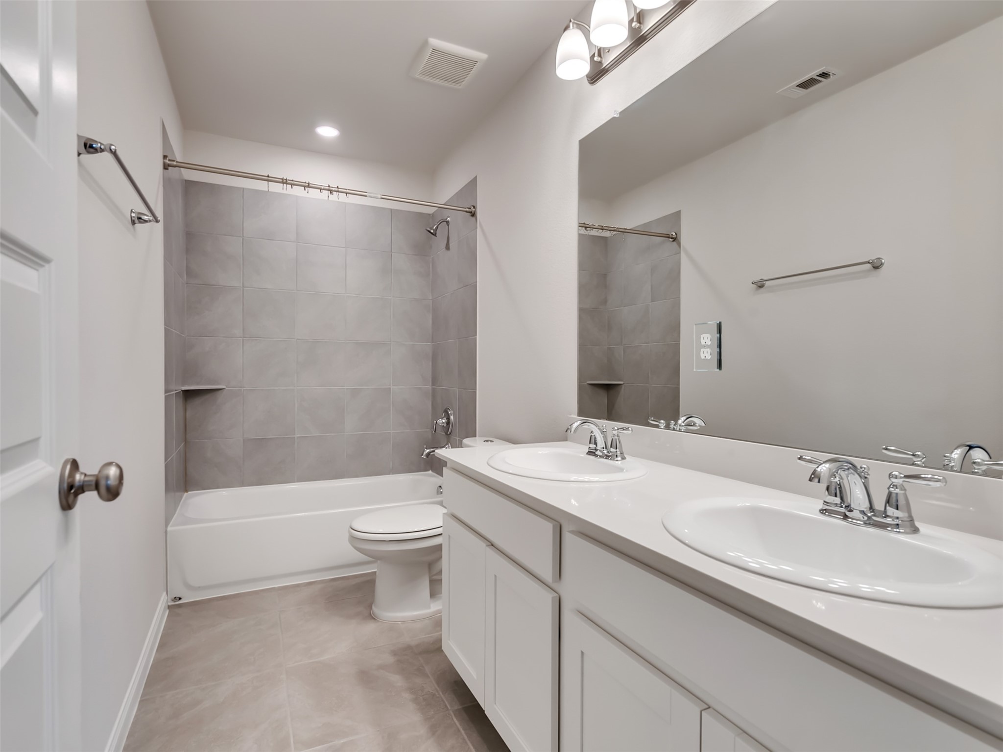 7087 Silverleaf Oak Street Property Photo 17
