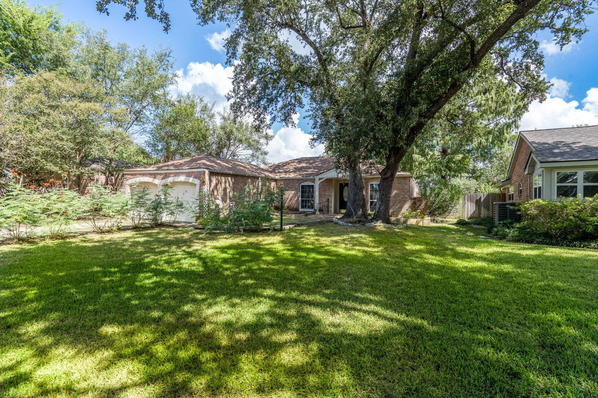 2015 Round Lake Drive Property Photo 3