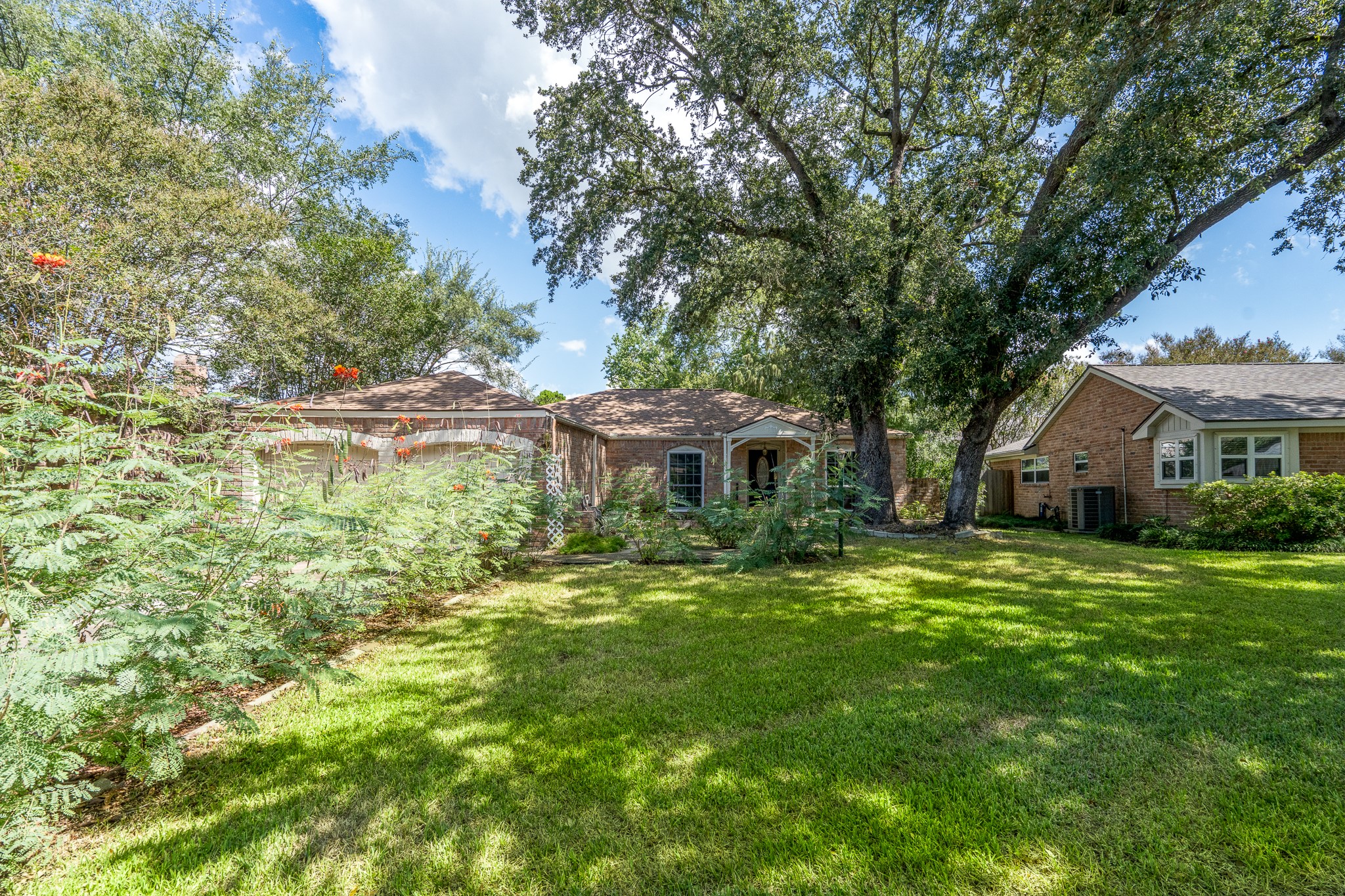 2015 Round Lake Drive Property Photo 4