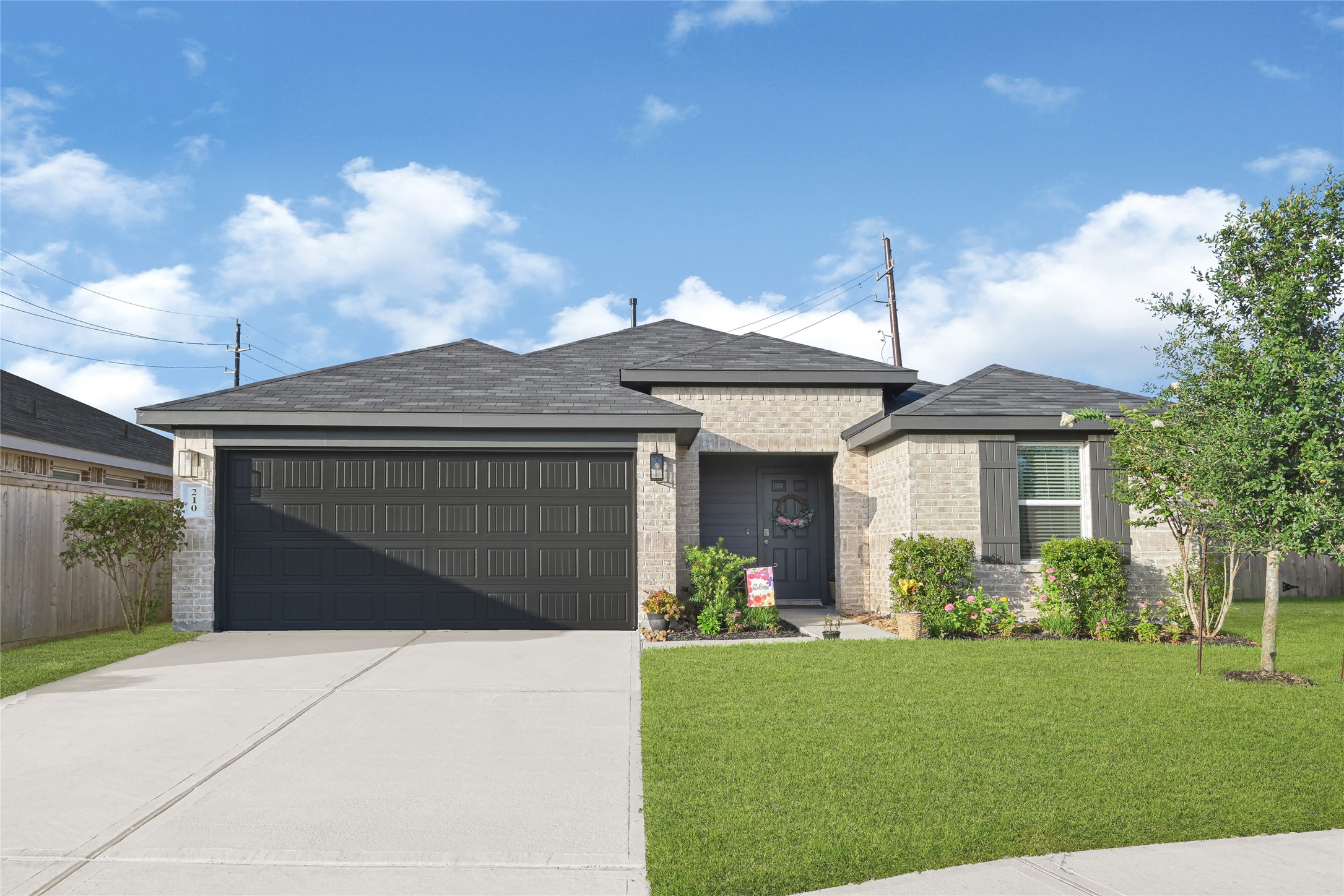 210 Coral Drift Court Property Photo 1