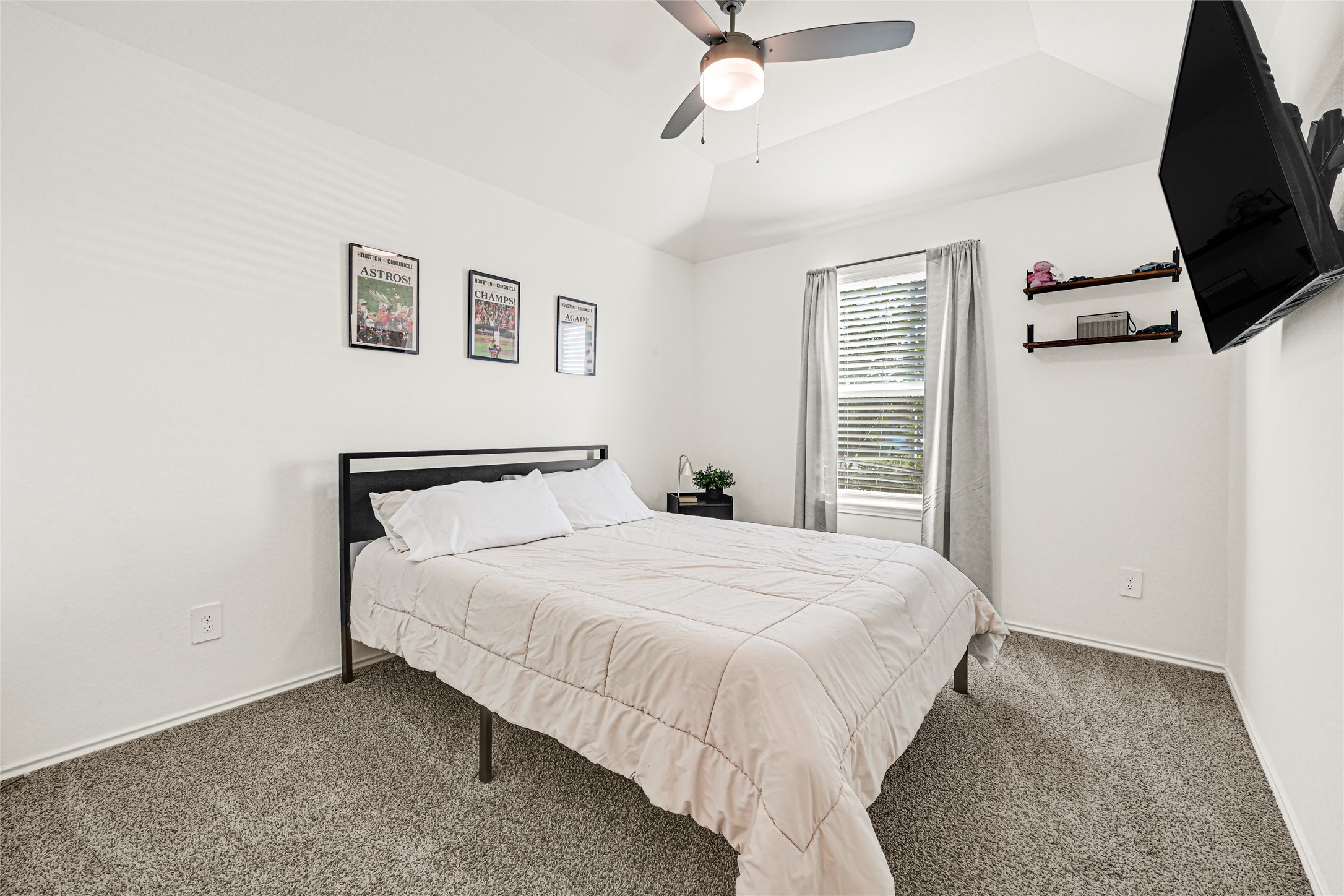 210 Coral Drift Court Property Photo 4