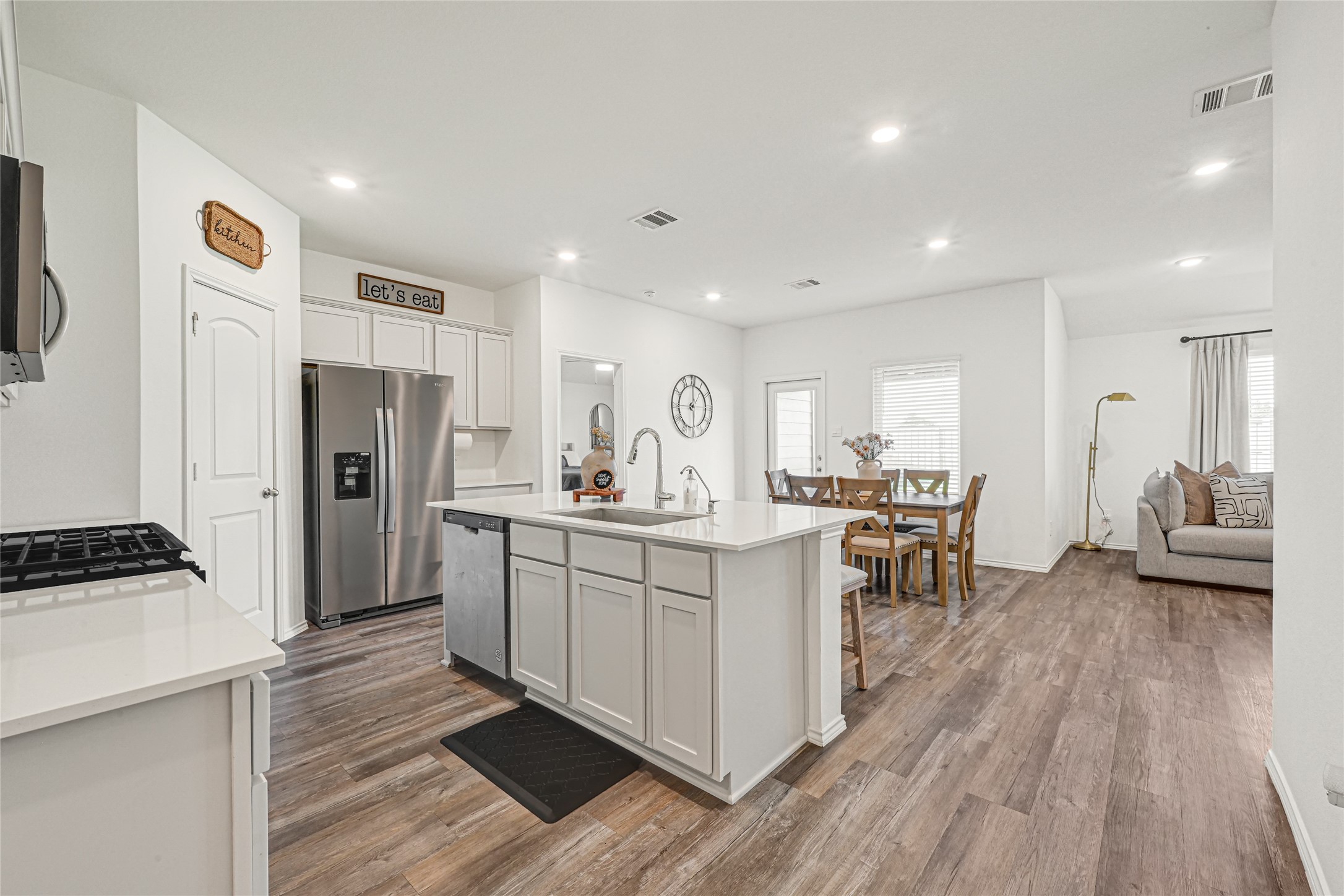 210 Coral Drift Court Property Photo 8