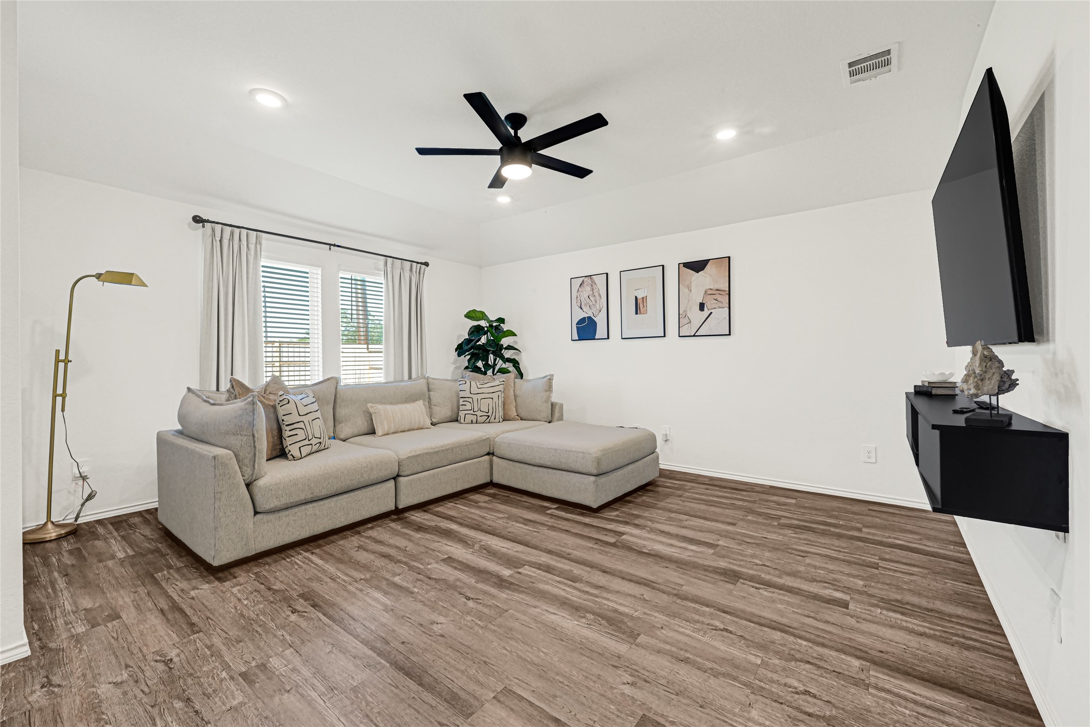 210 Coral Drift Court Property Photo 13