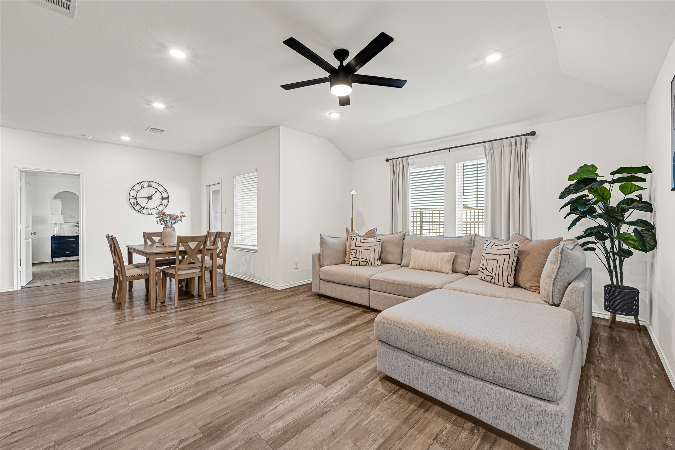 210 Coral Drift Court Property Photo 14
