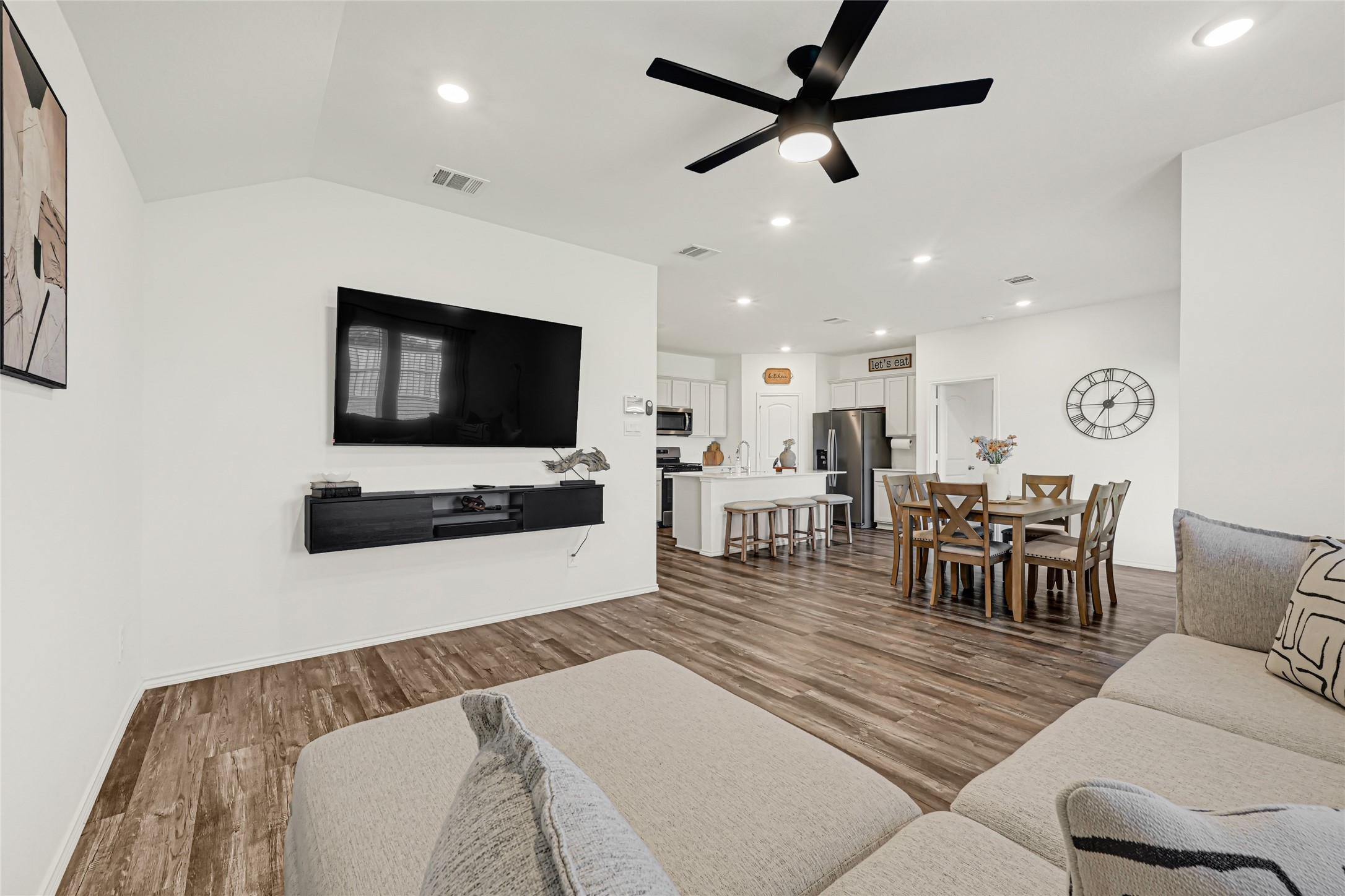 210 Coral Drift Court Property Photo 15