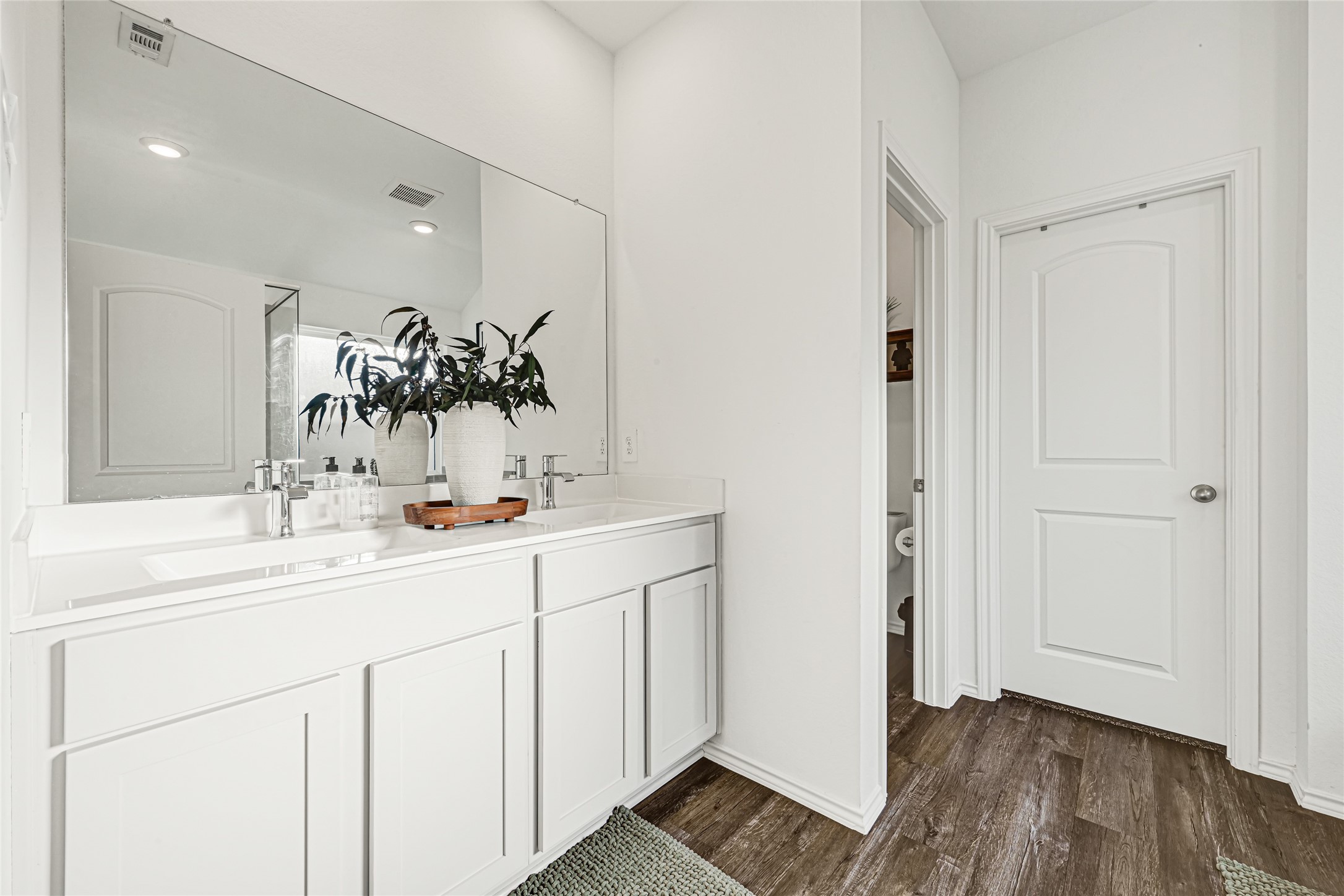 210 Coral Drift Court Property Photo 18