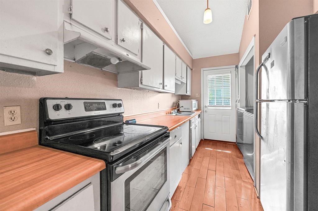 8829 Carousel Lane Property Photo 7