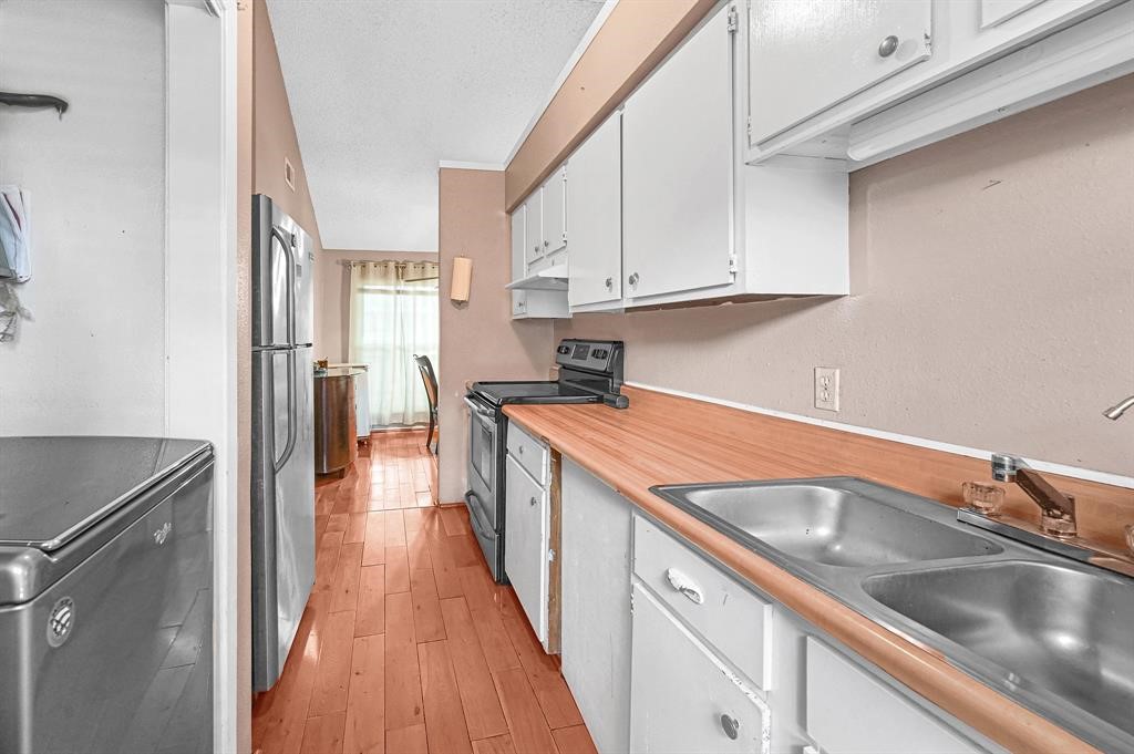 8829 Carousel Lane Property Photo 8