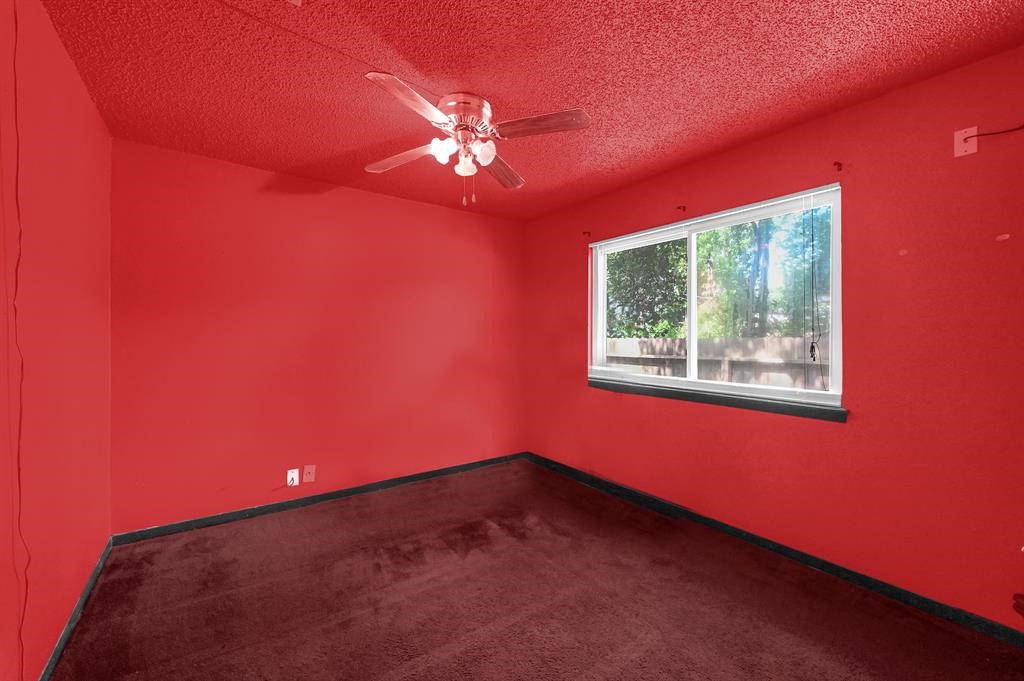 8829 Carousel Lane Property Photo 10