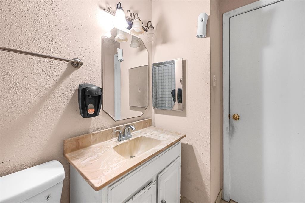 8829 Carousel Lane Property Photo 17