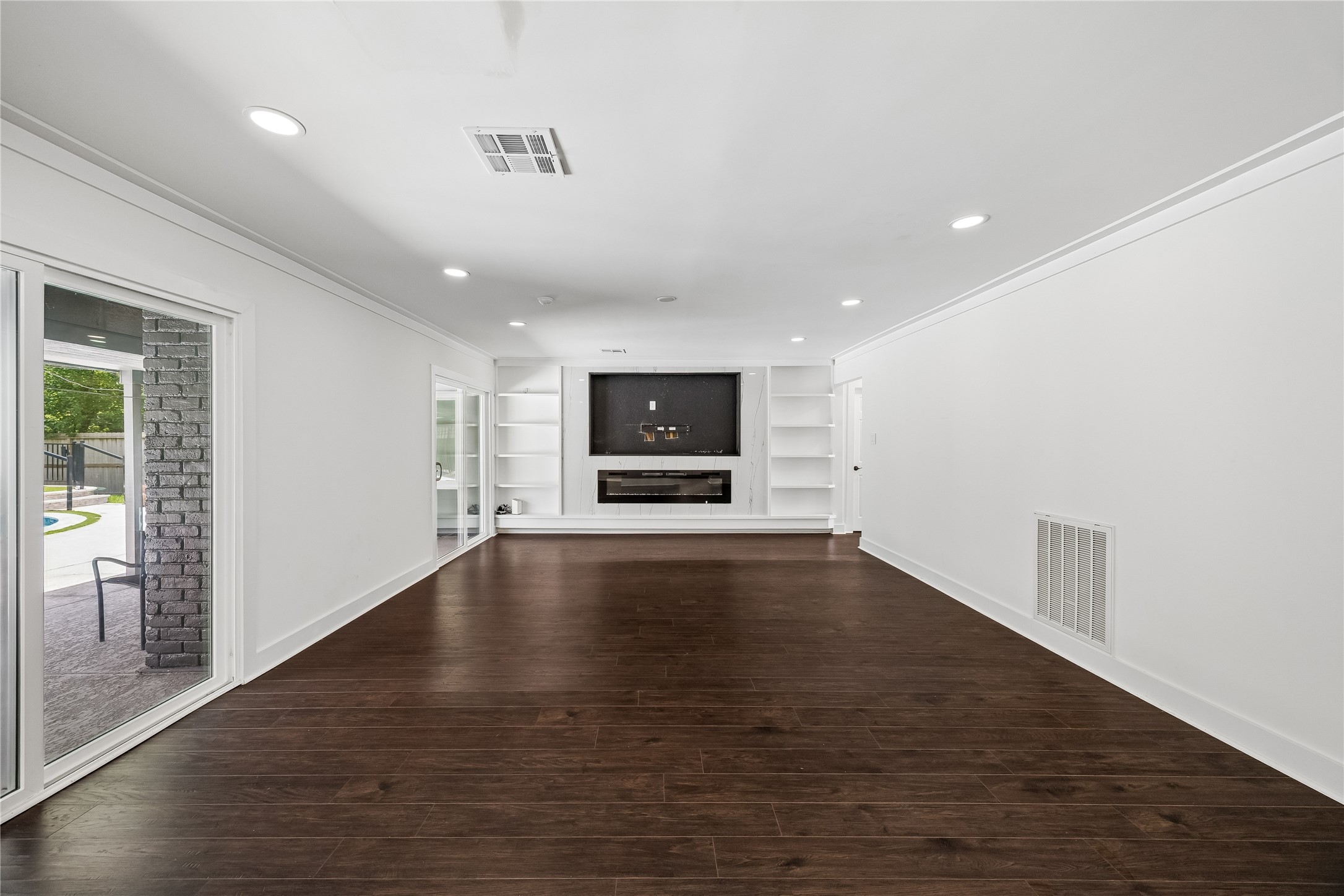 17922 Rolling Creek Drive Property Photo 8