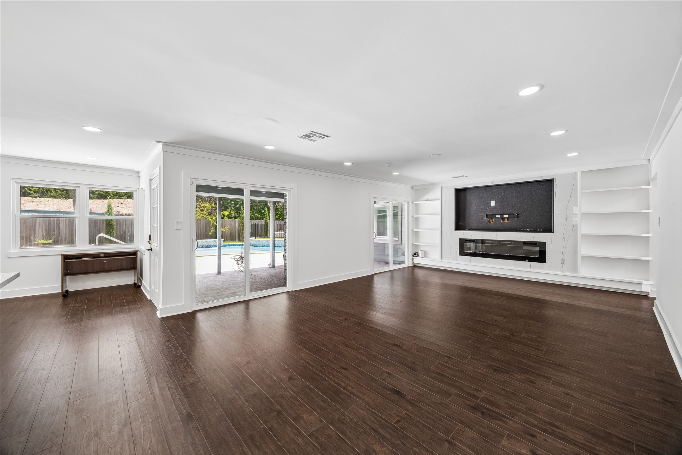 17922 Rolling Creek Drive Property Photo 9