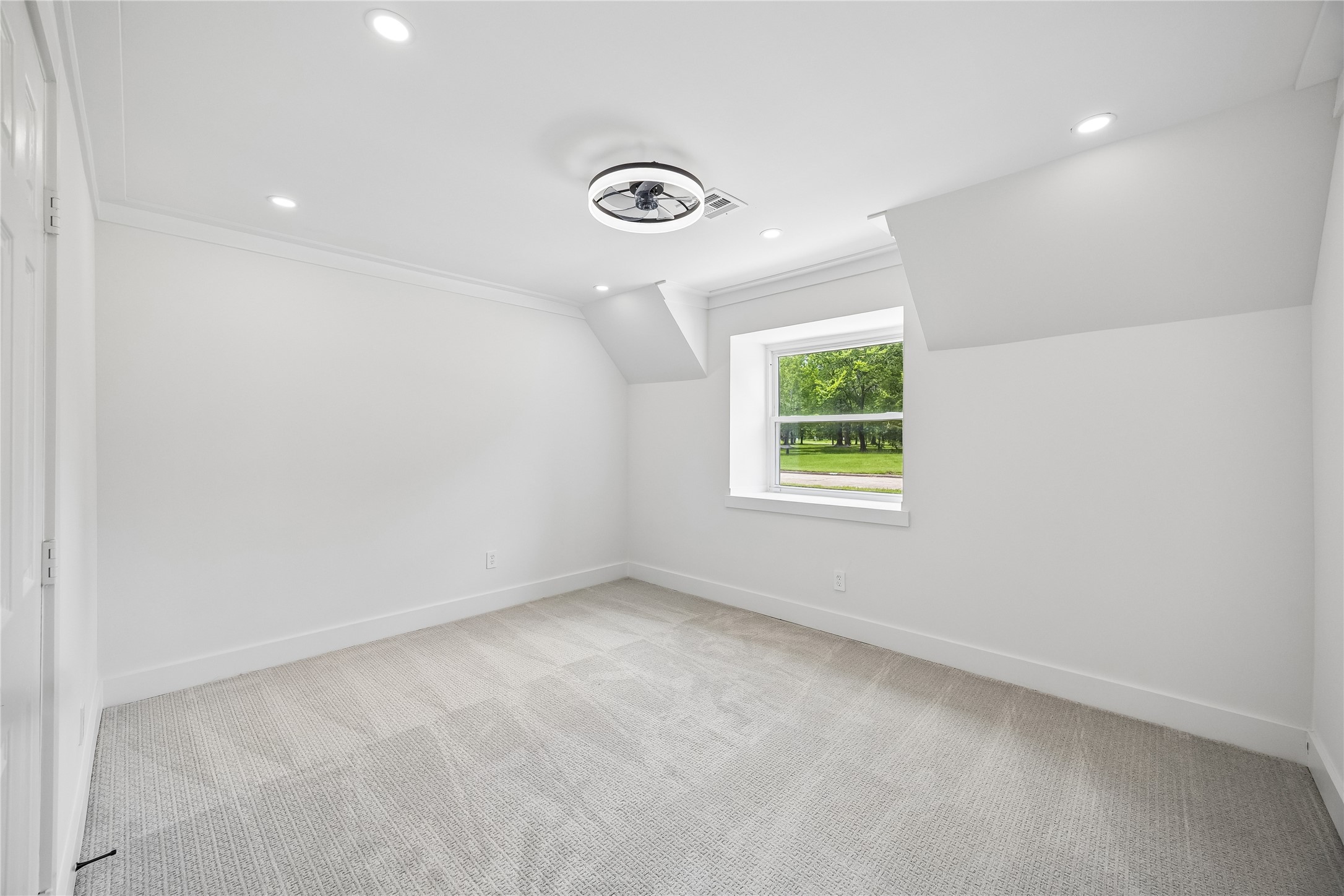 17922 Rolling Creek Drive Property Photo 24