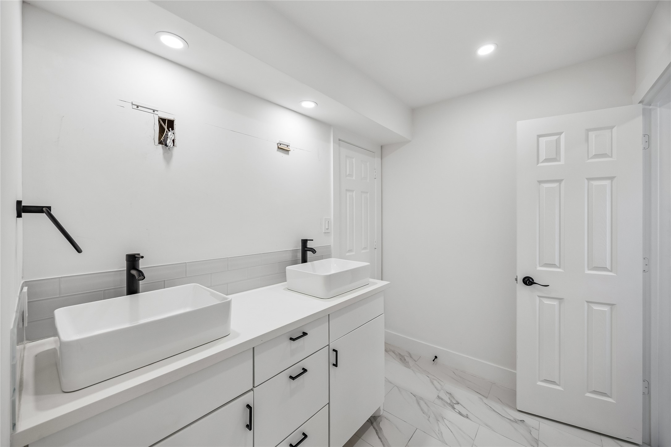 17922 Rolling Creek Drive Property Photo 30
